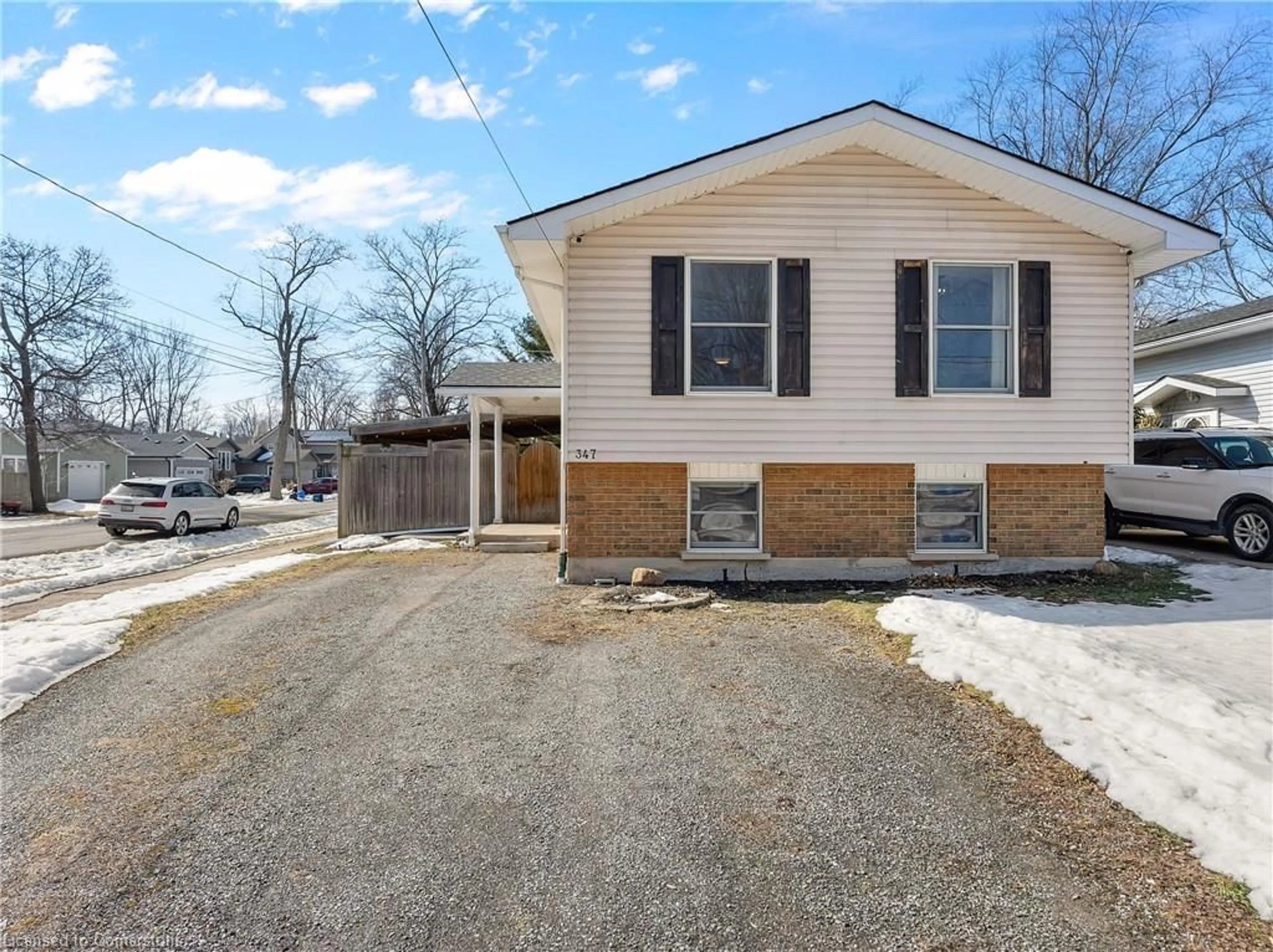 Home with brick exterior material, street for 347 Helen St, Fort Erie Ontario L0S 1B0