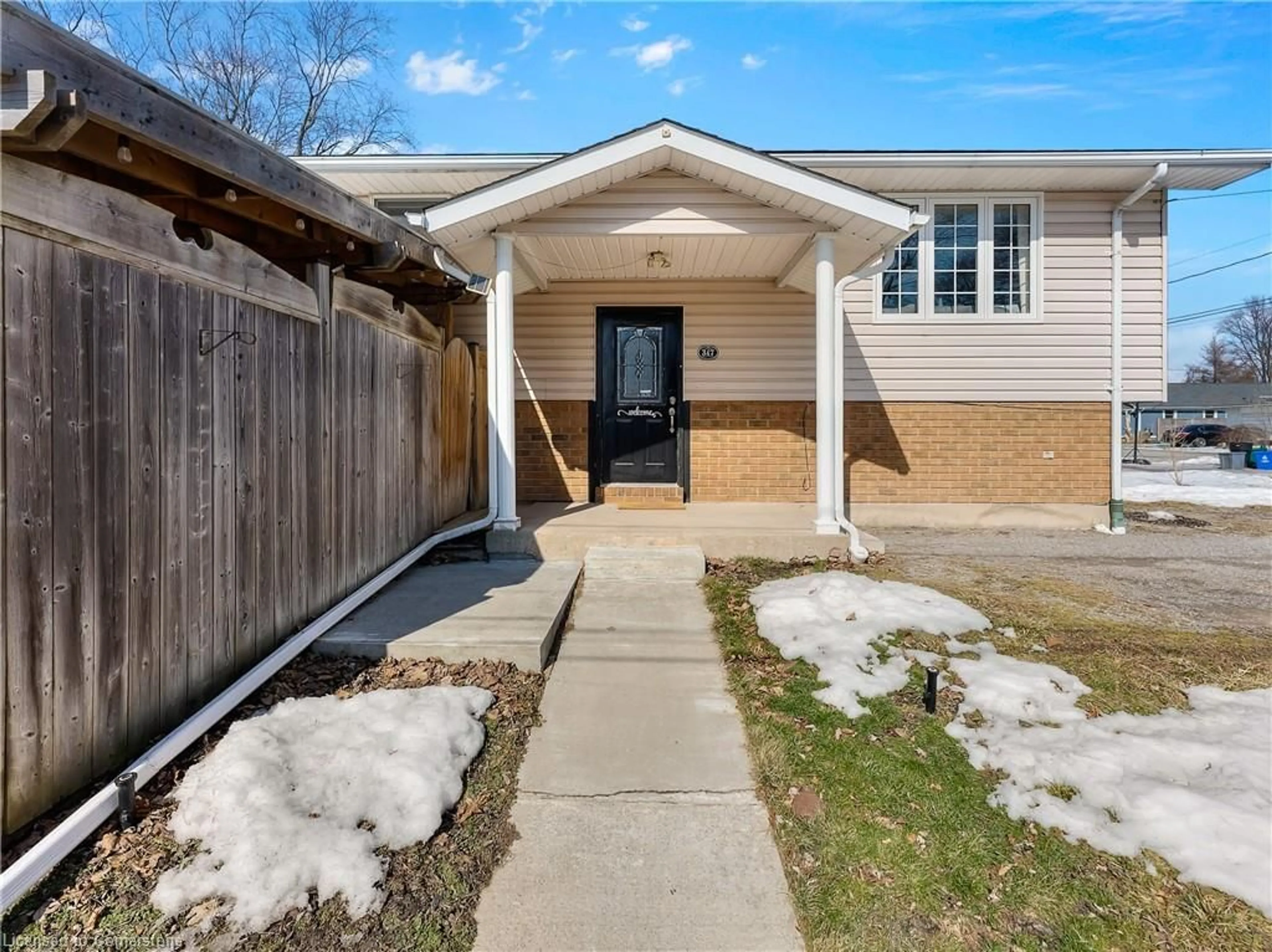 Unknown for 347 Helen St, Fort Erie Ontario L0S 1B0