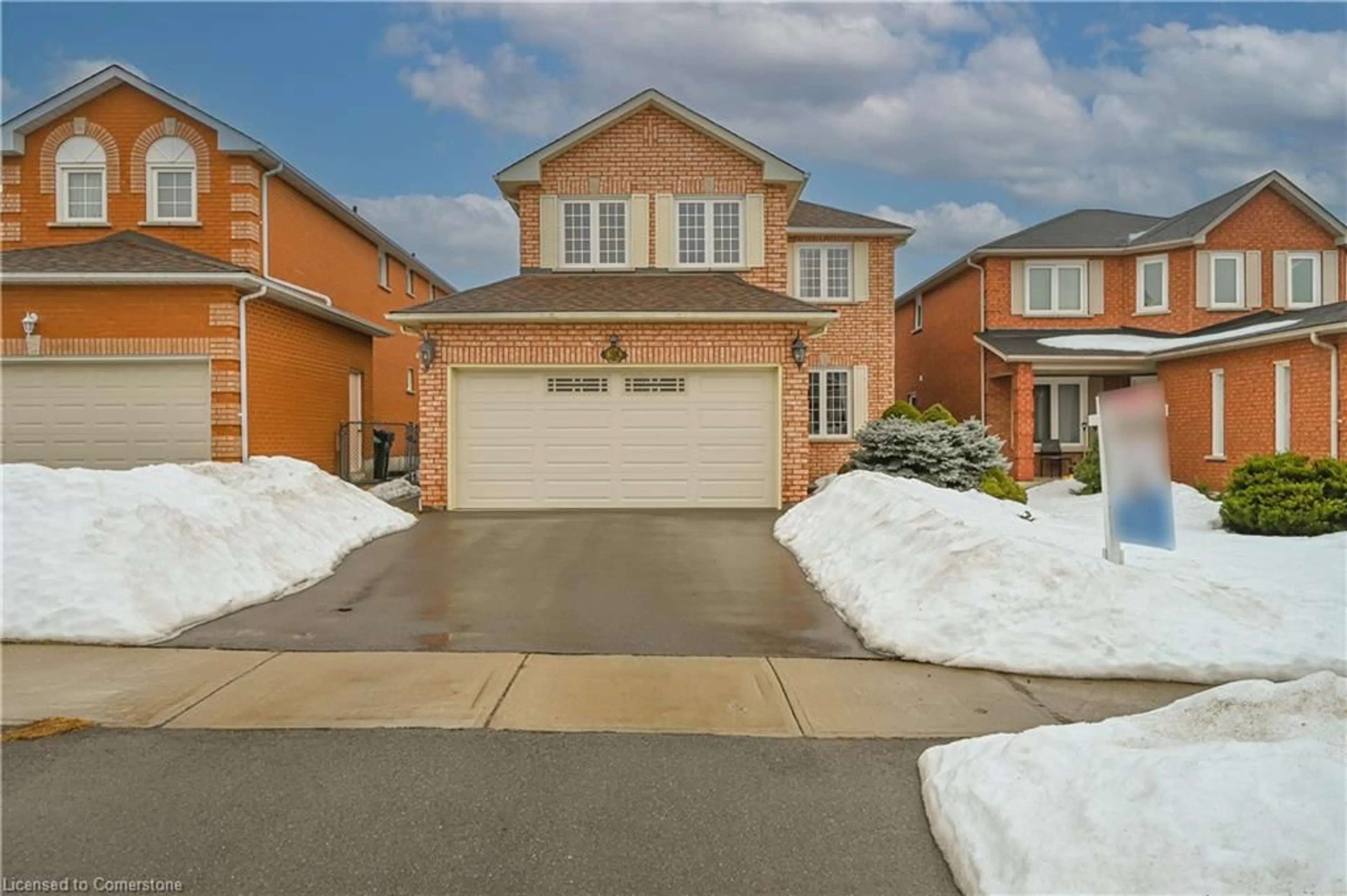 Home with brick exterior material, street for 1508 Roseway Dr, Mississauga Ontario L5M 5M5