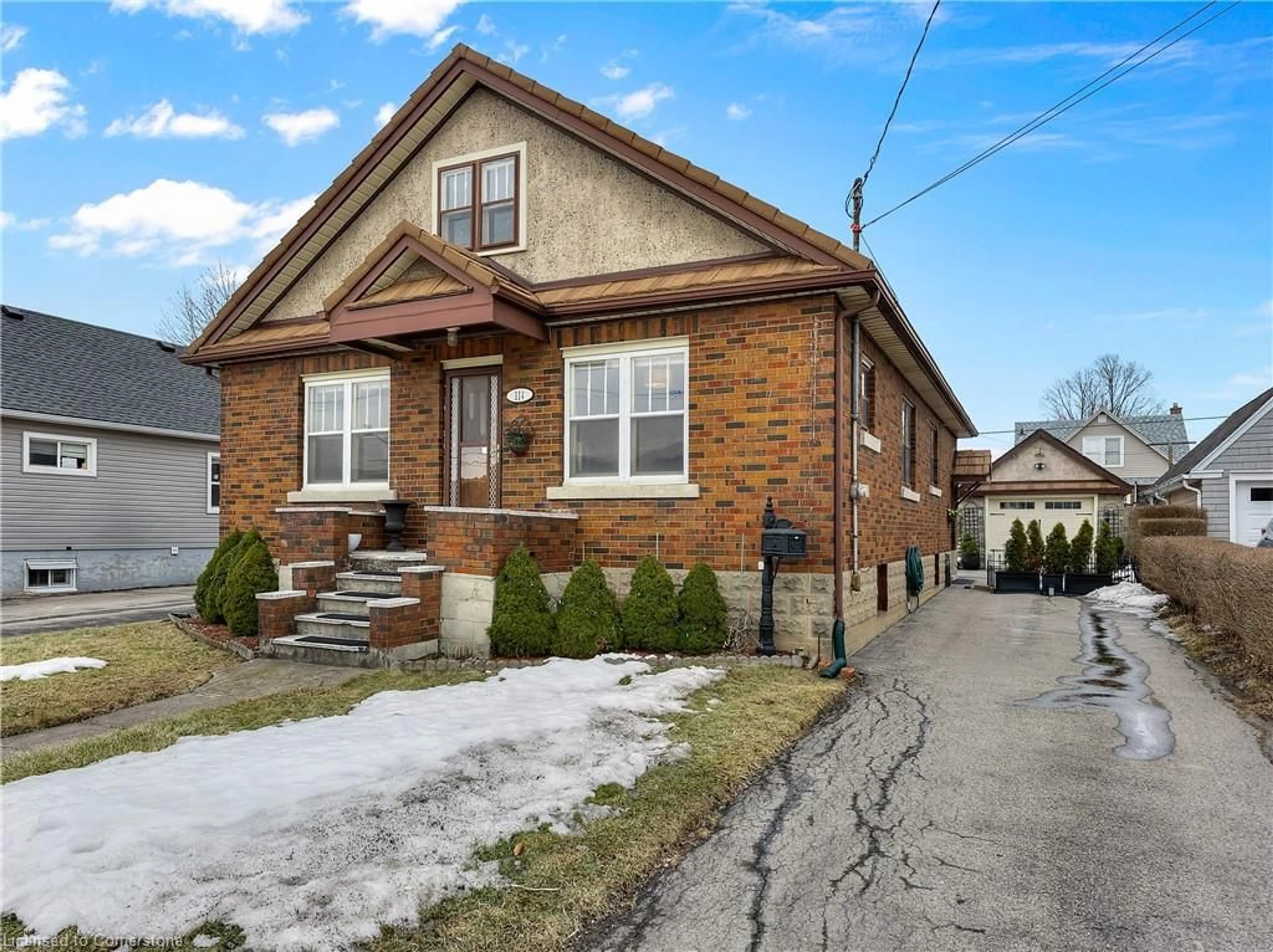 Home with brick exterior material, street for 114 Scholfield Ave, Welland Ontario L3B 1N5