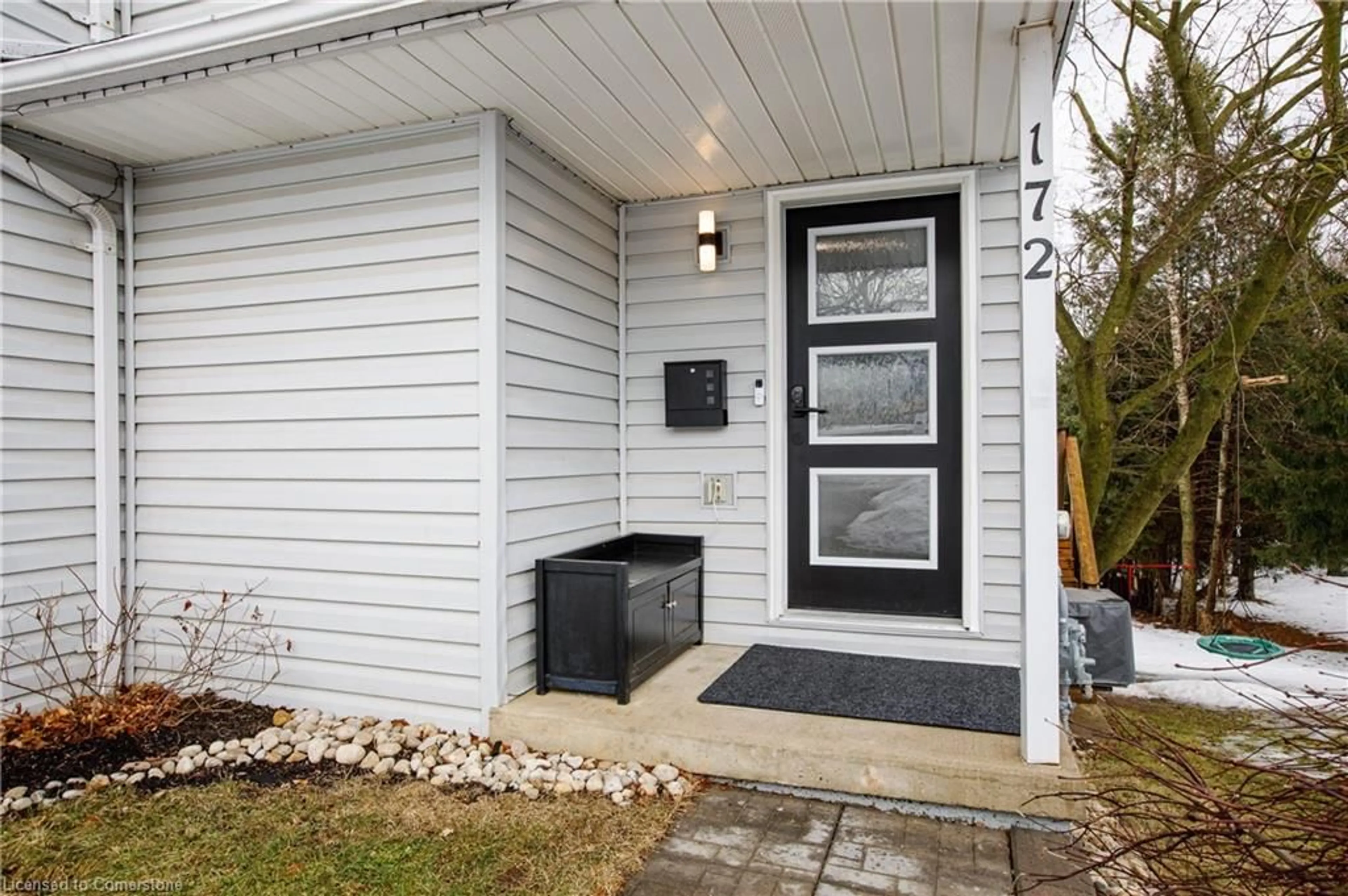 Home with vinyl exterior material, street for 172 Mckeand St, Ingersoll Ontario N5C 3H9