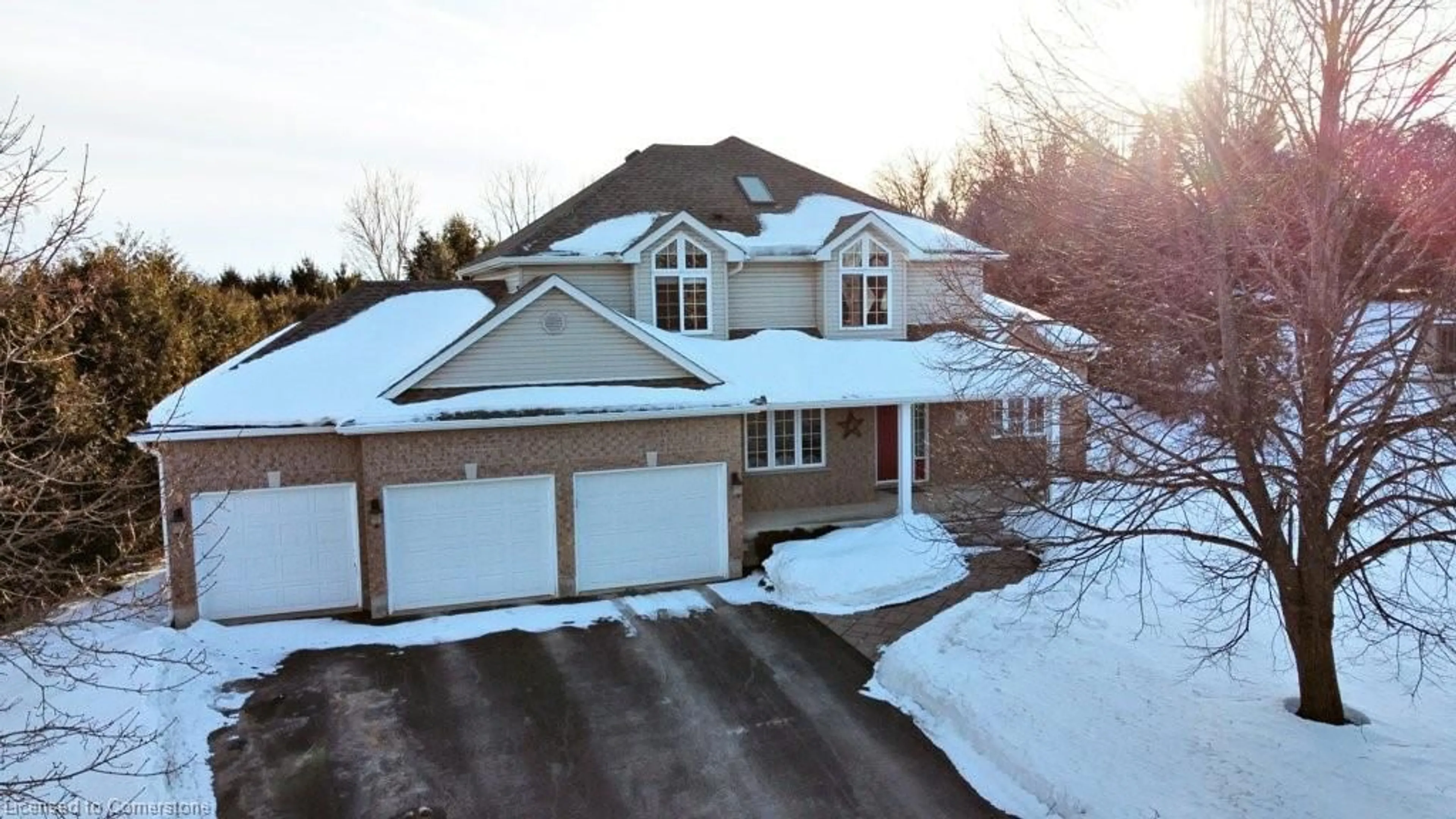 A pic from outside/outdoor area/front of a property/back of a property/a pic from drone, street for 6 Mair Crt, St. Clements Ontario N0B 2M0