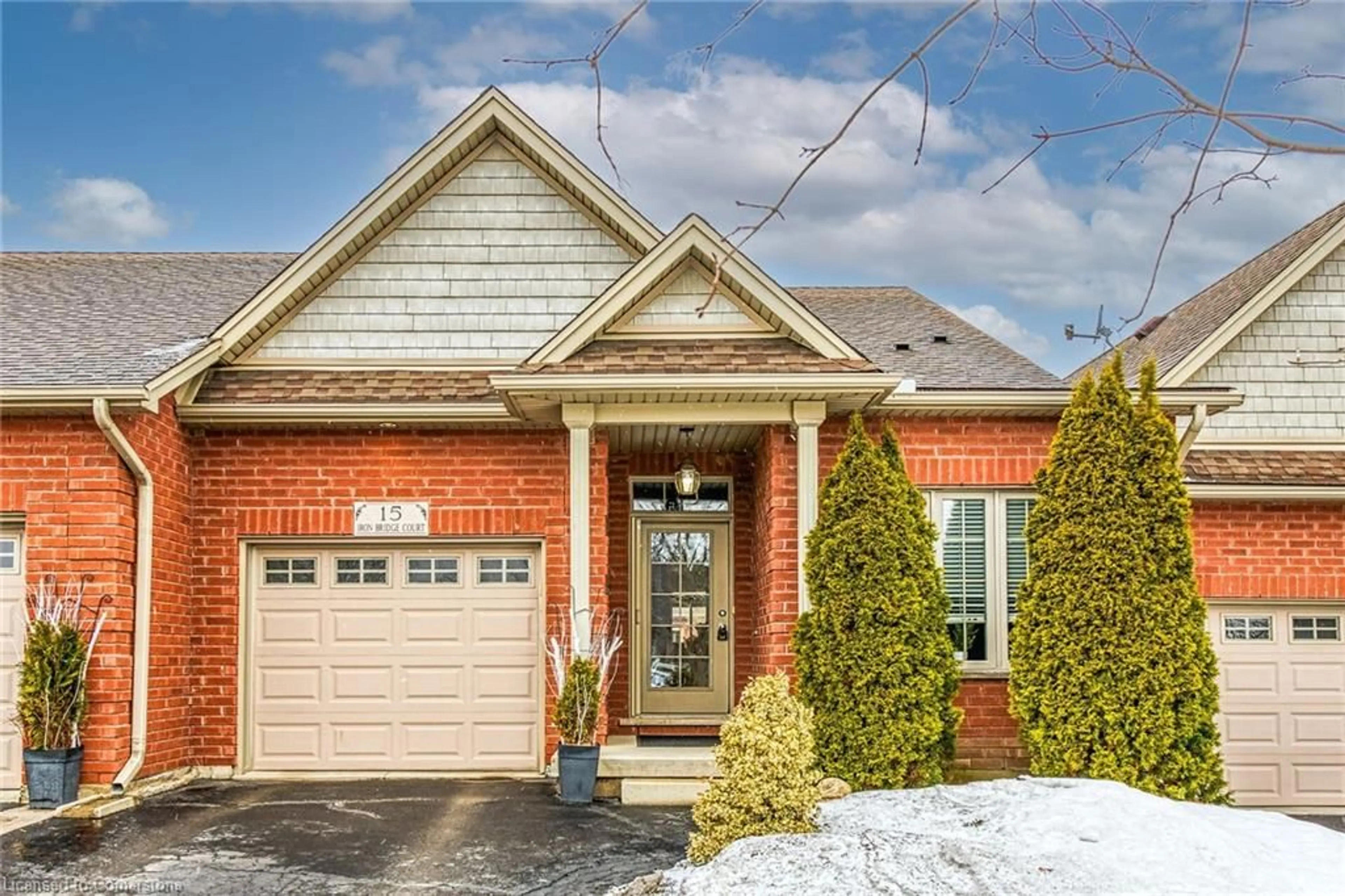 Home with brick exterior material, street for 15 Iron Bridge Crt, Caledonia Ontario N3W 0A4