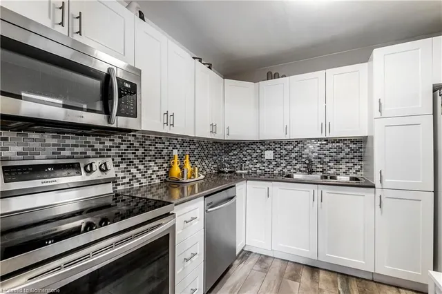 Additional property image - 610 Barton St Unit 16