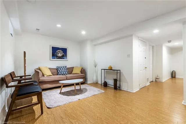 Additional property image - 610 Barton St Unit 16