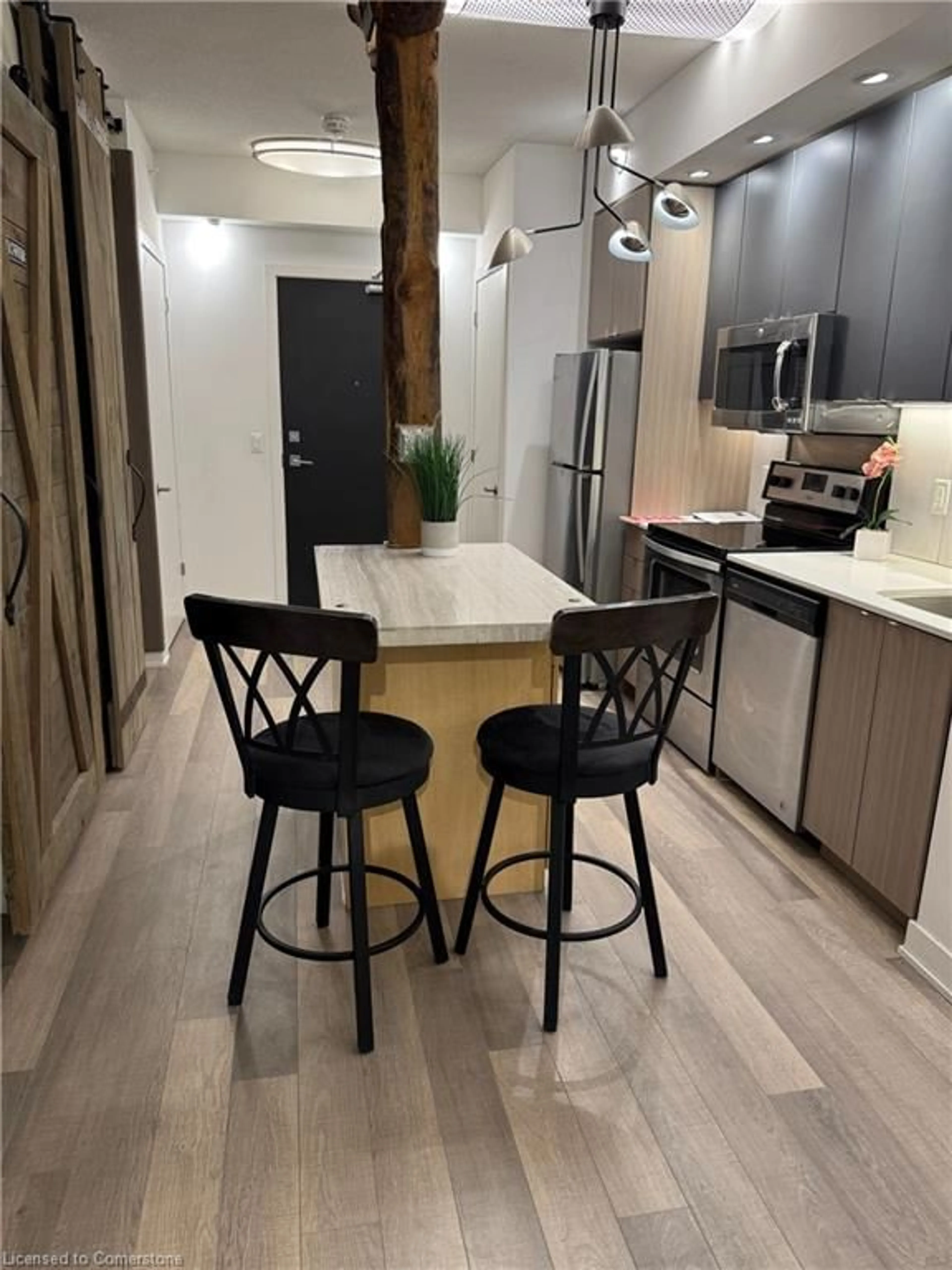 Open concept kitchen, unknown for 5240 Dundas St #B215, Burlington Ontario L7L 0J6