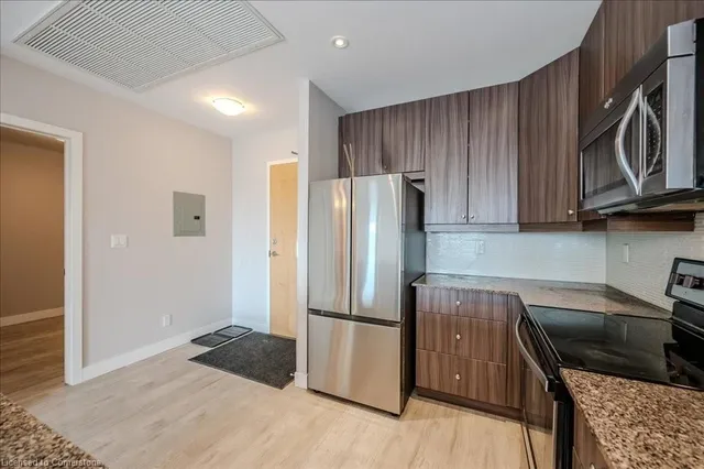 Additional property image - 1 Victoria St Unit 811