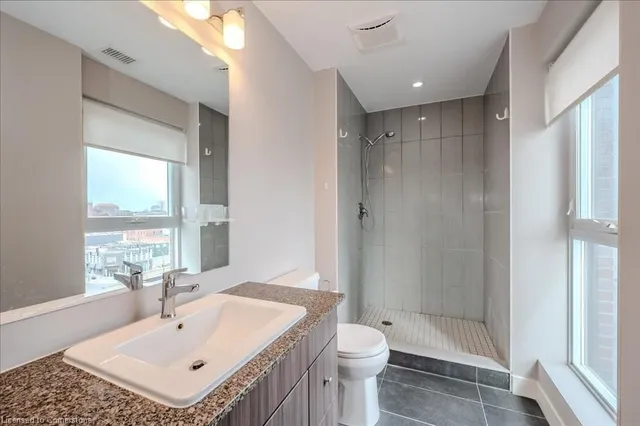 Additional property image - 1 Victoria St Unit 811