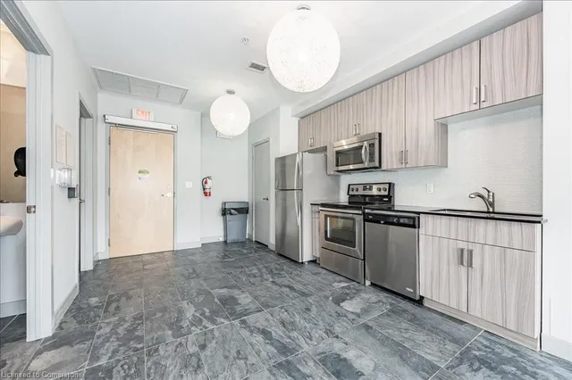 Additional property image - 1 Victoria St Unit 811