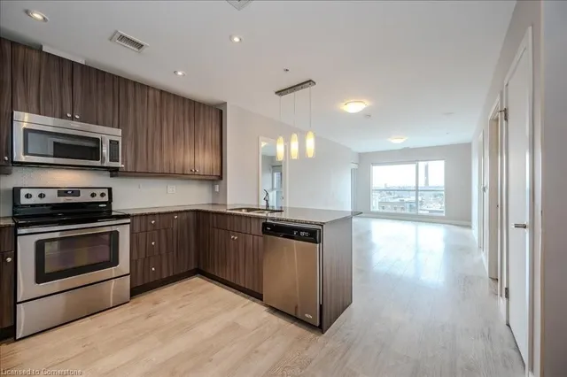 Additional property image - 1 Victoria St Unit 811