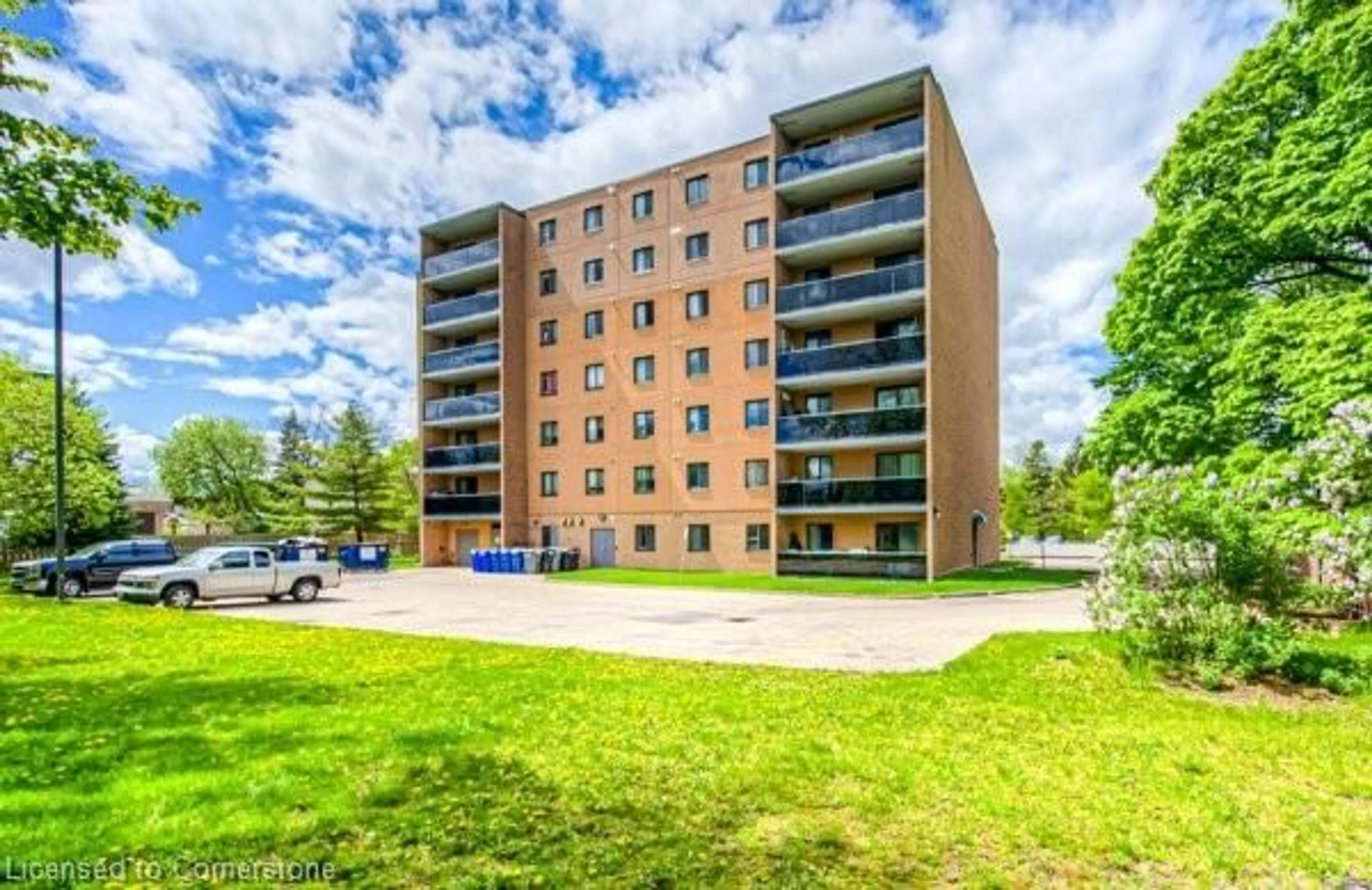 A pic from outside/outdoor area/front of a property/back of a property/a pic from drone, building for 29 West Ave #702, Kitchener Ontario N2M 5E4