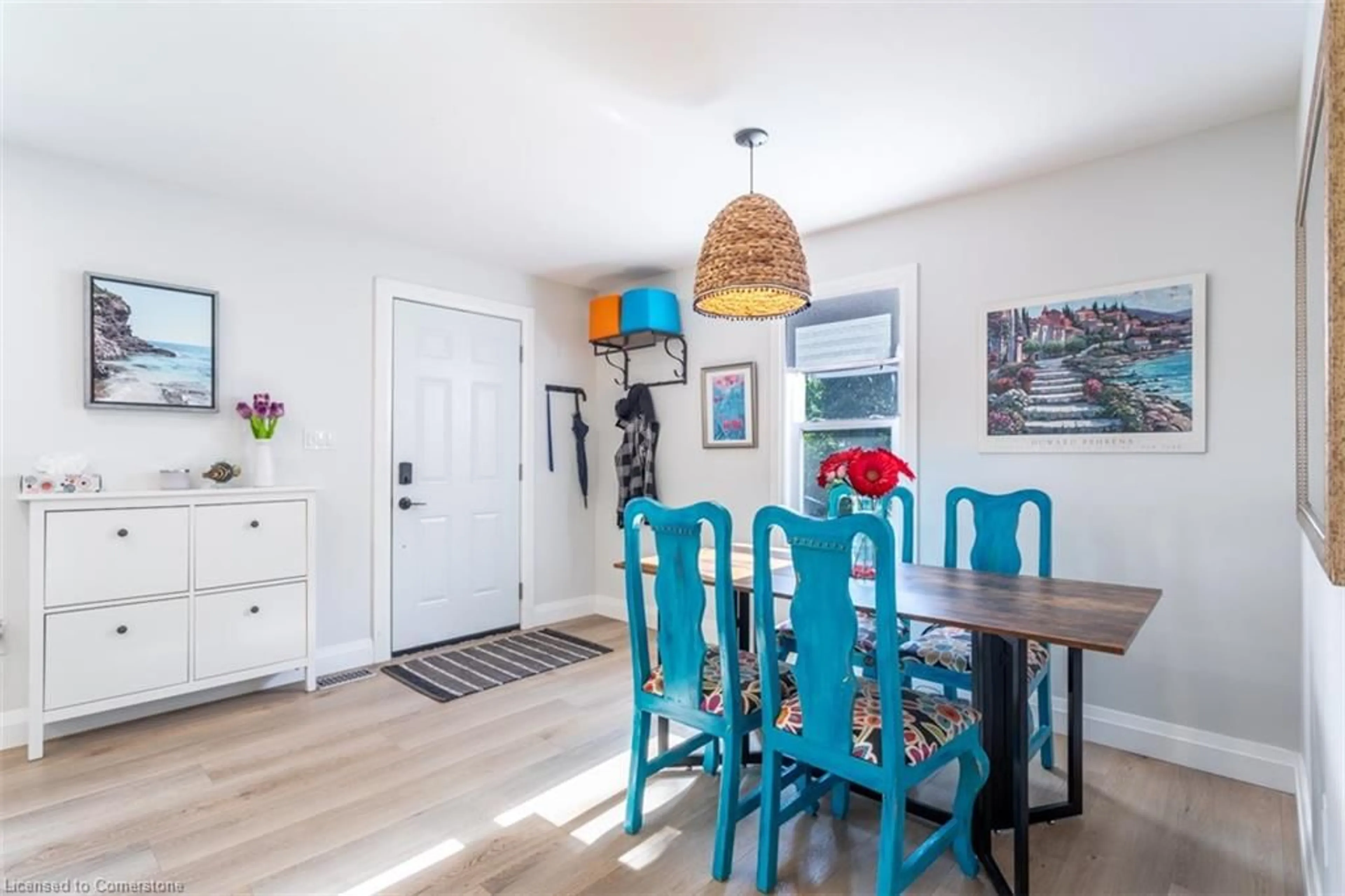 Dining room, wood/laminate floor for 19 Talbot Lane, Glanbrook Ontario L0R 1W0