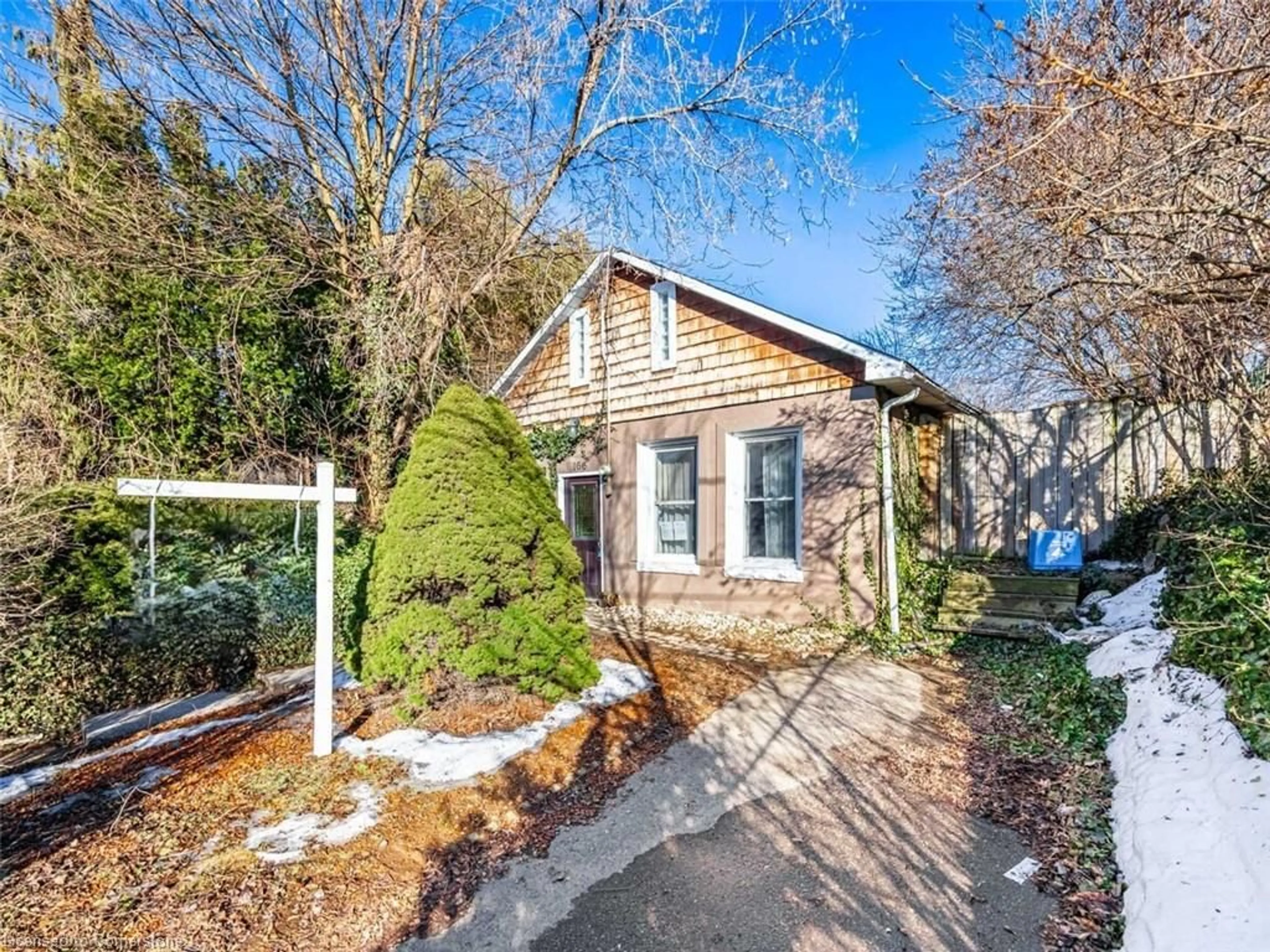 Unknown for 166 Hess St, Hamilton Ontario L8R 2T4