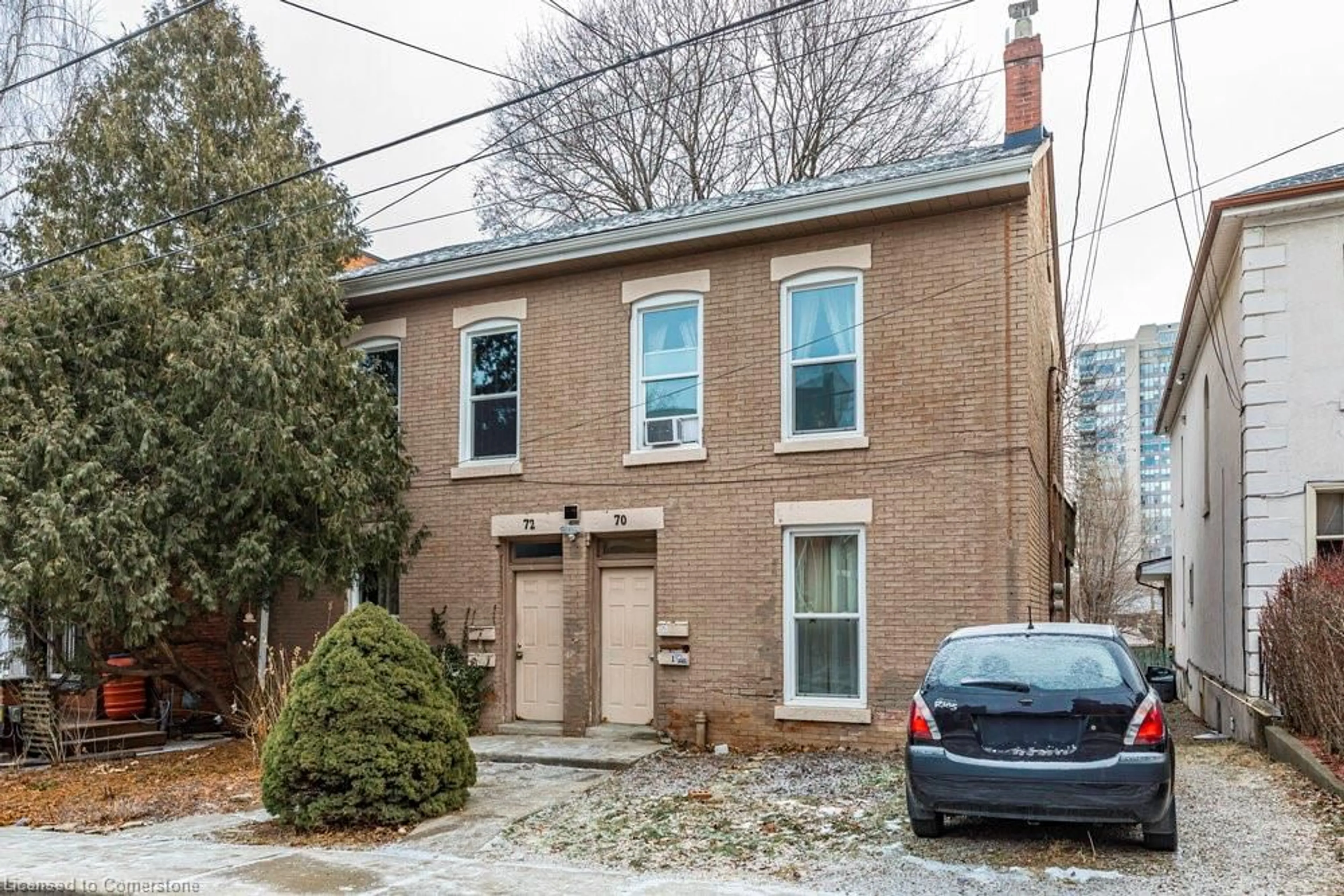 Home with brick exterior material, street for 70 Pearl St, Hamilton Ontario L8R 2Y9