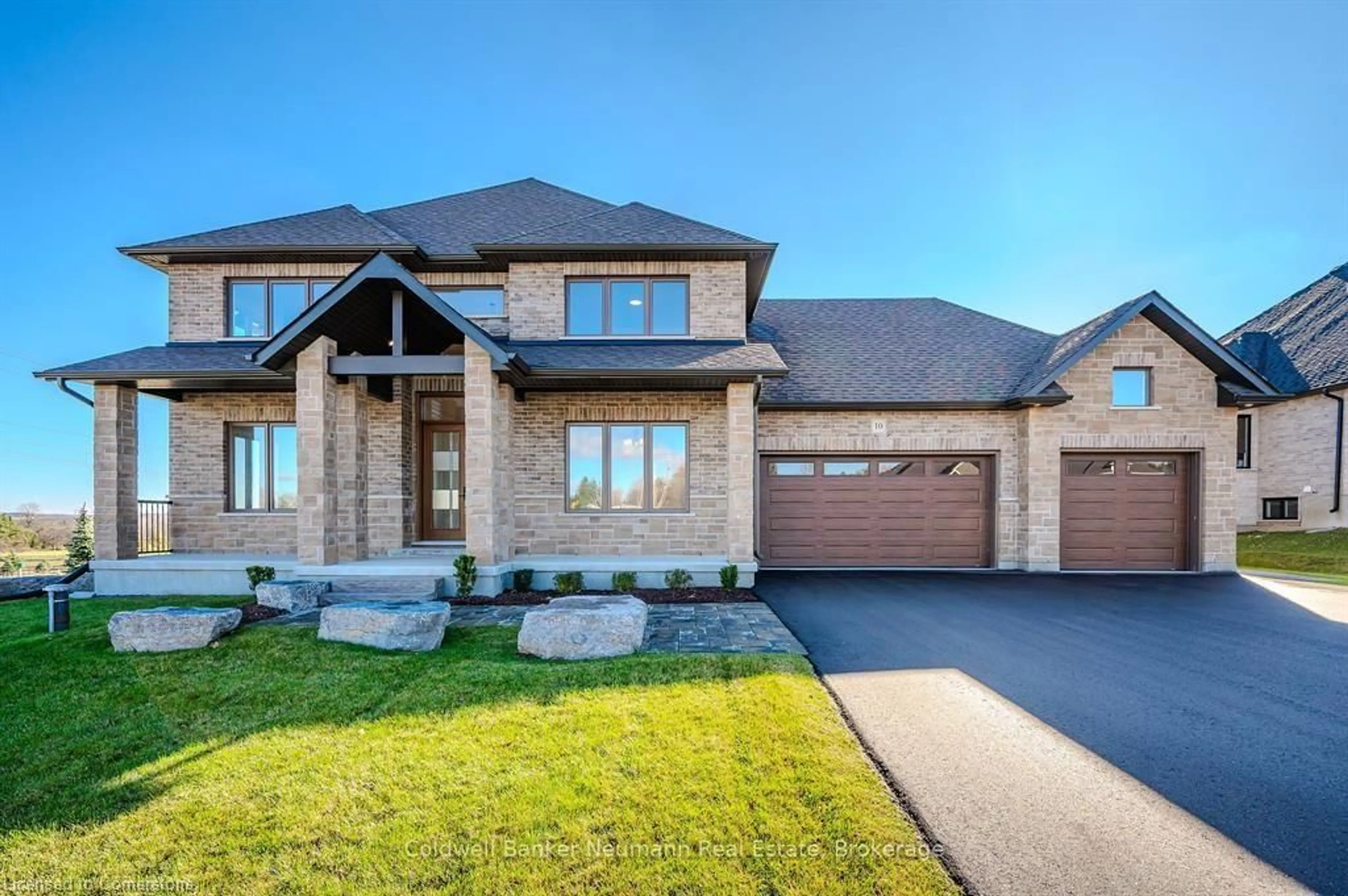 Home with brick exterior material, street for 10 Broughton St, Erin Ontario N1H 0B7