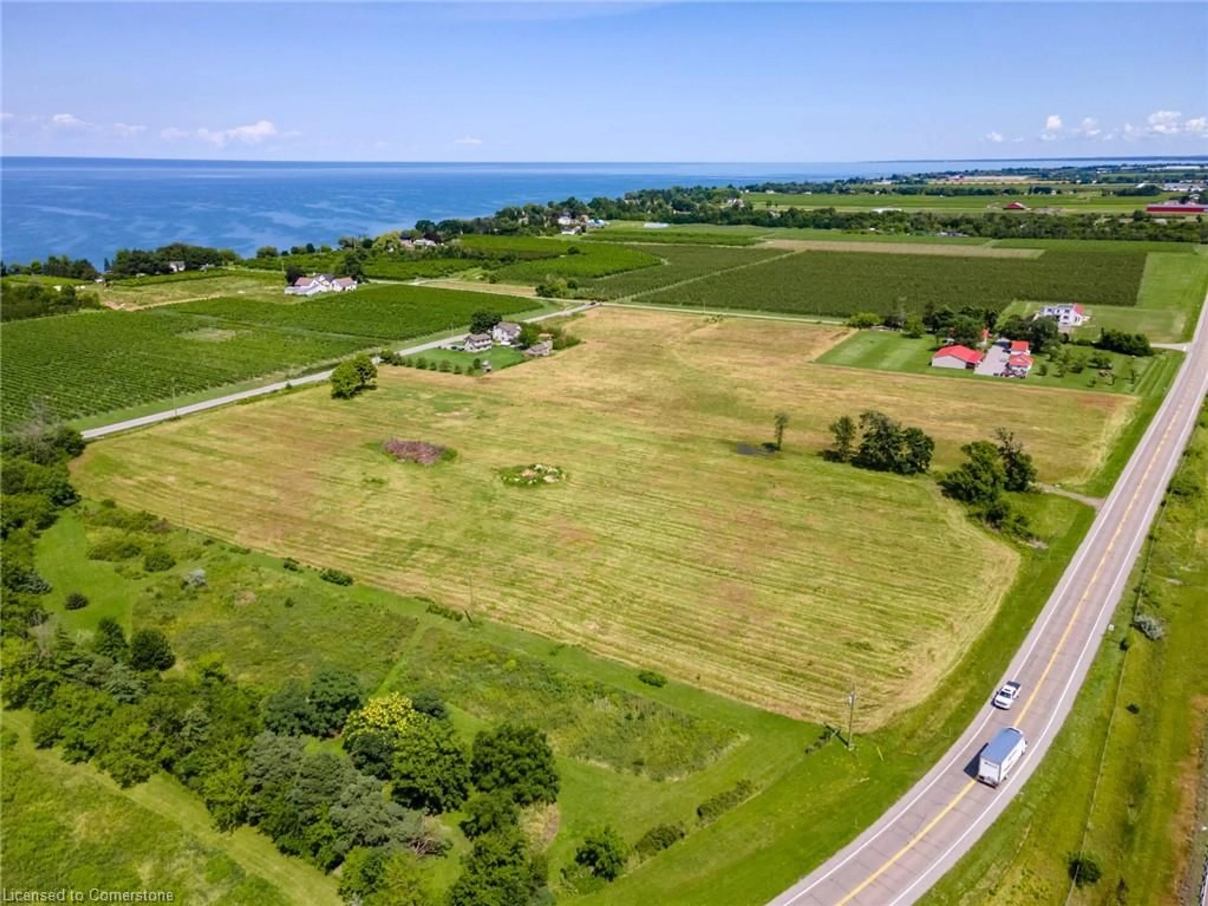 A pic from outside/outdoor area/front of a property/back of a property/a pic from drone, water/lake/river/ocean view for 4766 Bartlett Rd, Beamsville Ontario L3J 0Y4