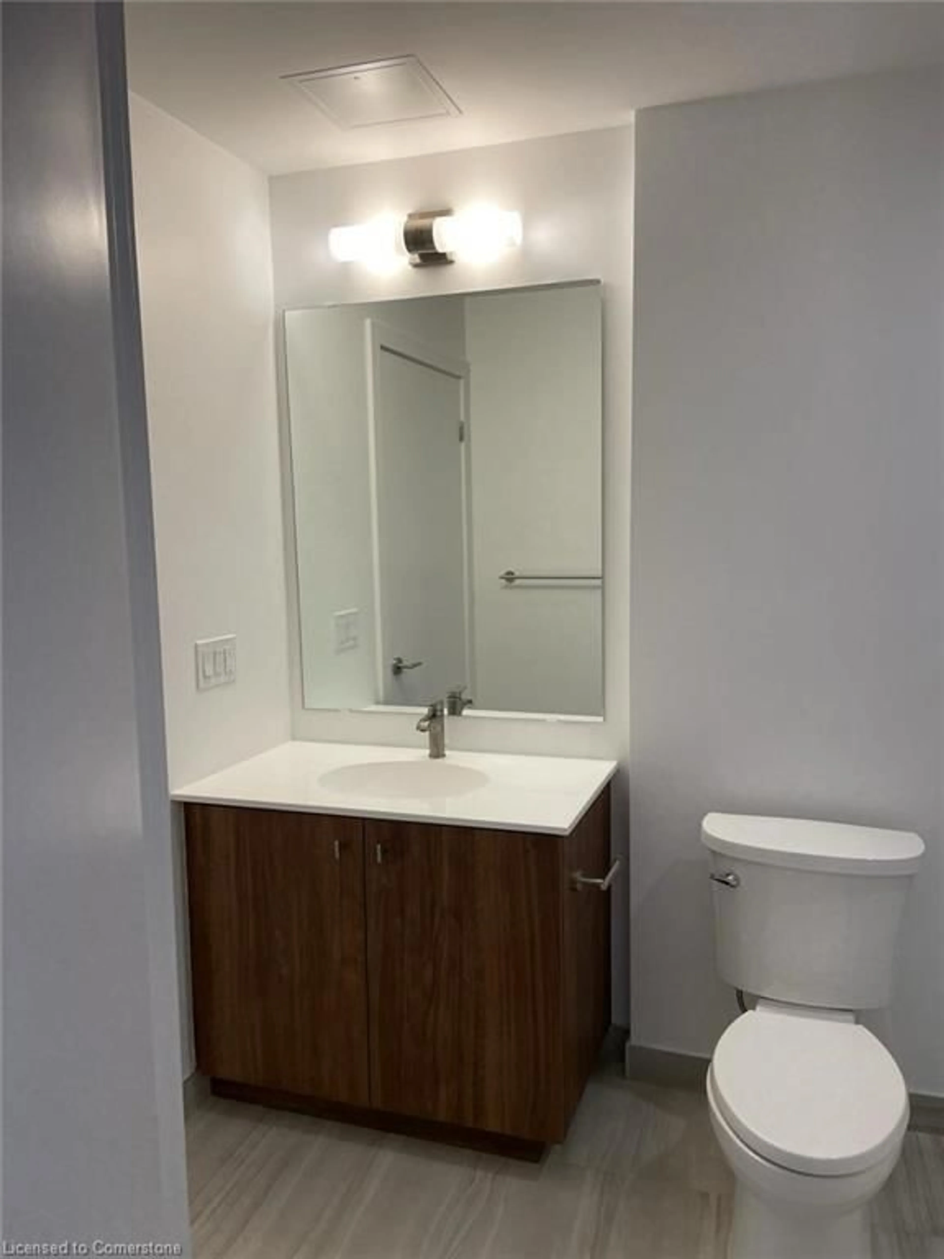 Standard bathroom, unknown for 15 Wellington St #2211, Kitchener Ontario N2G 2E6