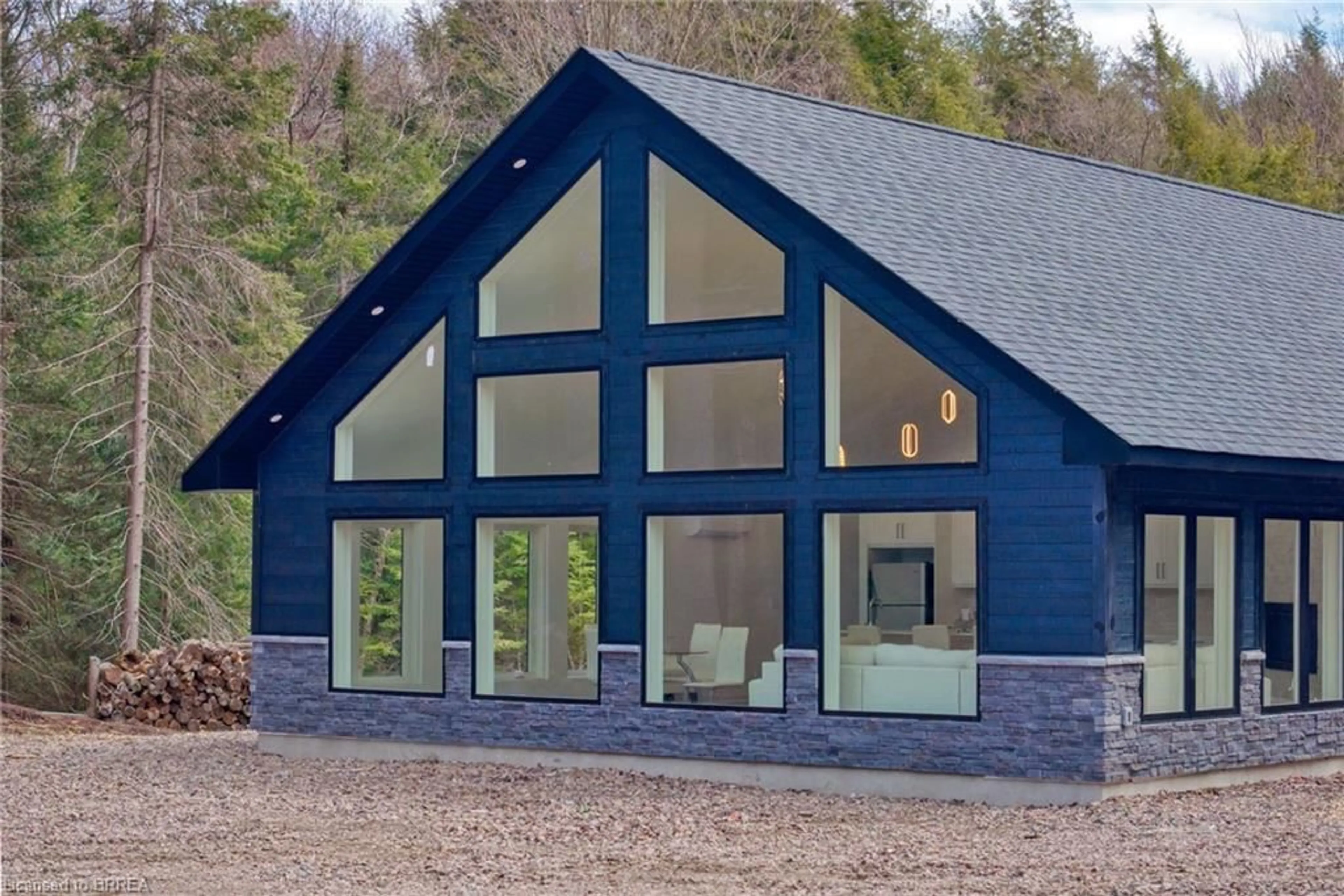 Home with vinyl exterior material, building for 1814 Riding Ranch Rd, South River Ontario P0A 1X0