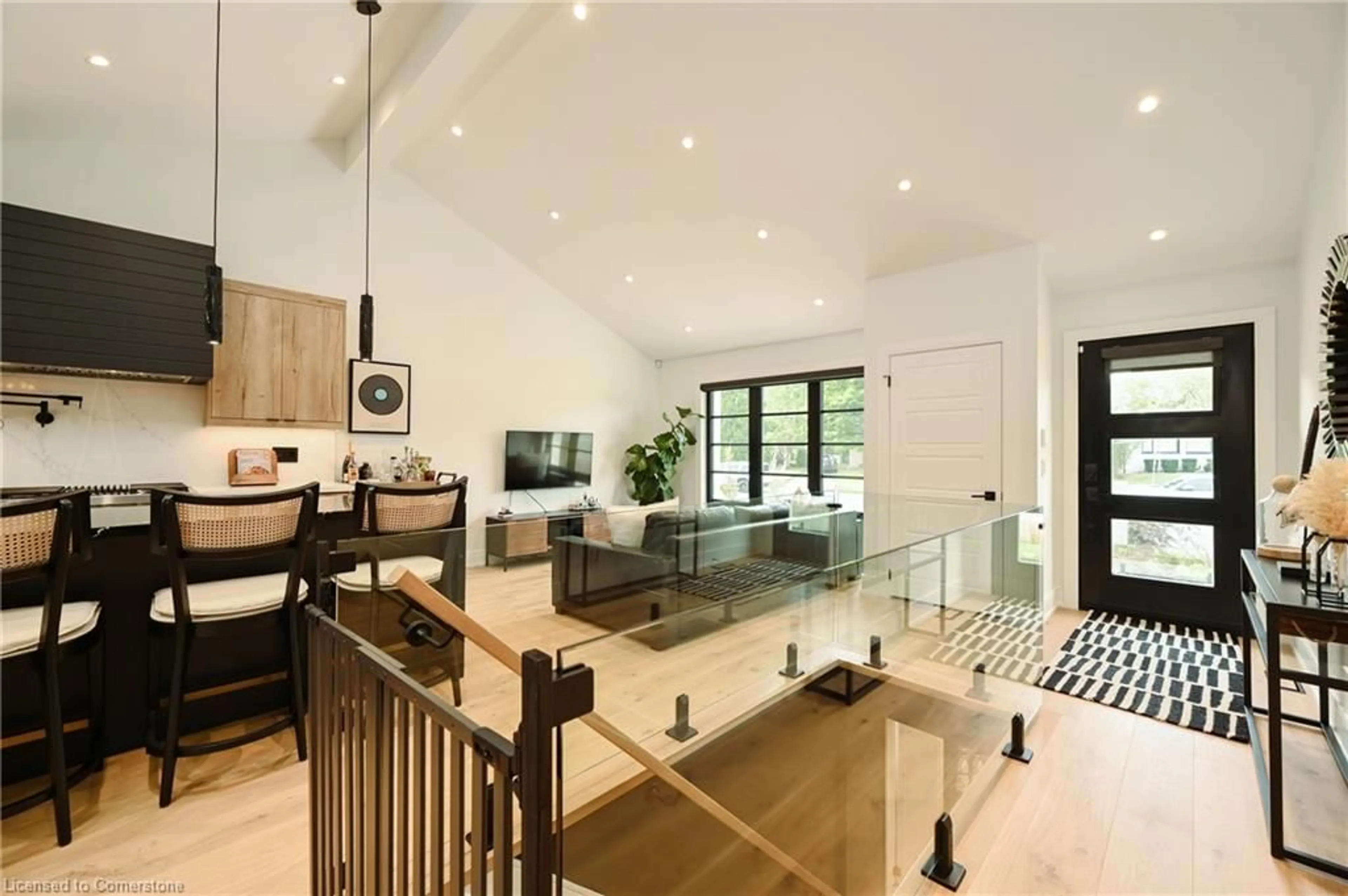 Contemporary kitchen, unknown for 1344 Bridge Rd, Oakville Ontario L6L 2C7