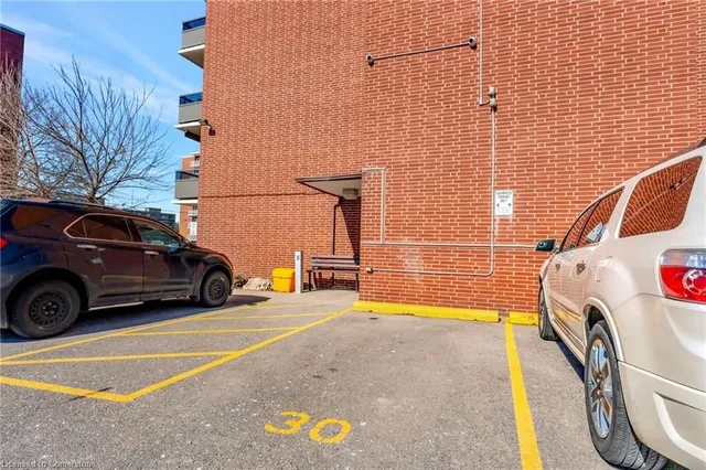 Additional property image - 11 Woodman Dr Unit 307