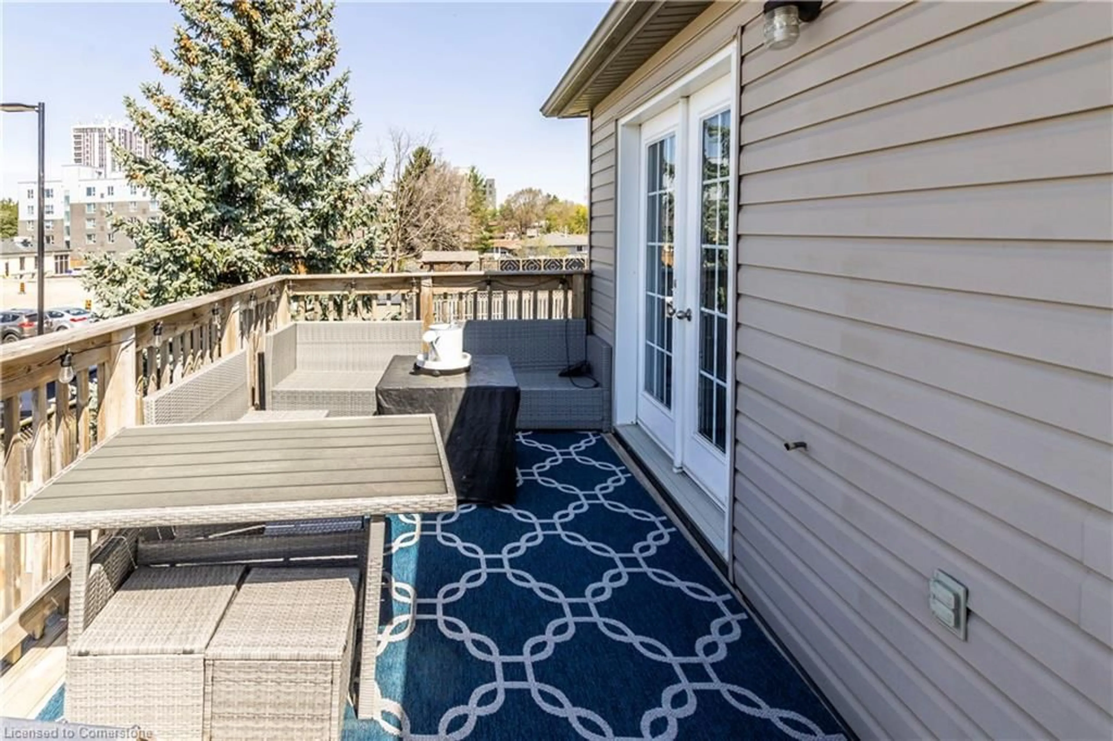 Patio, unknown for 75 Sekura Cres, Cambridge Ontario N1R 7C9