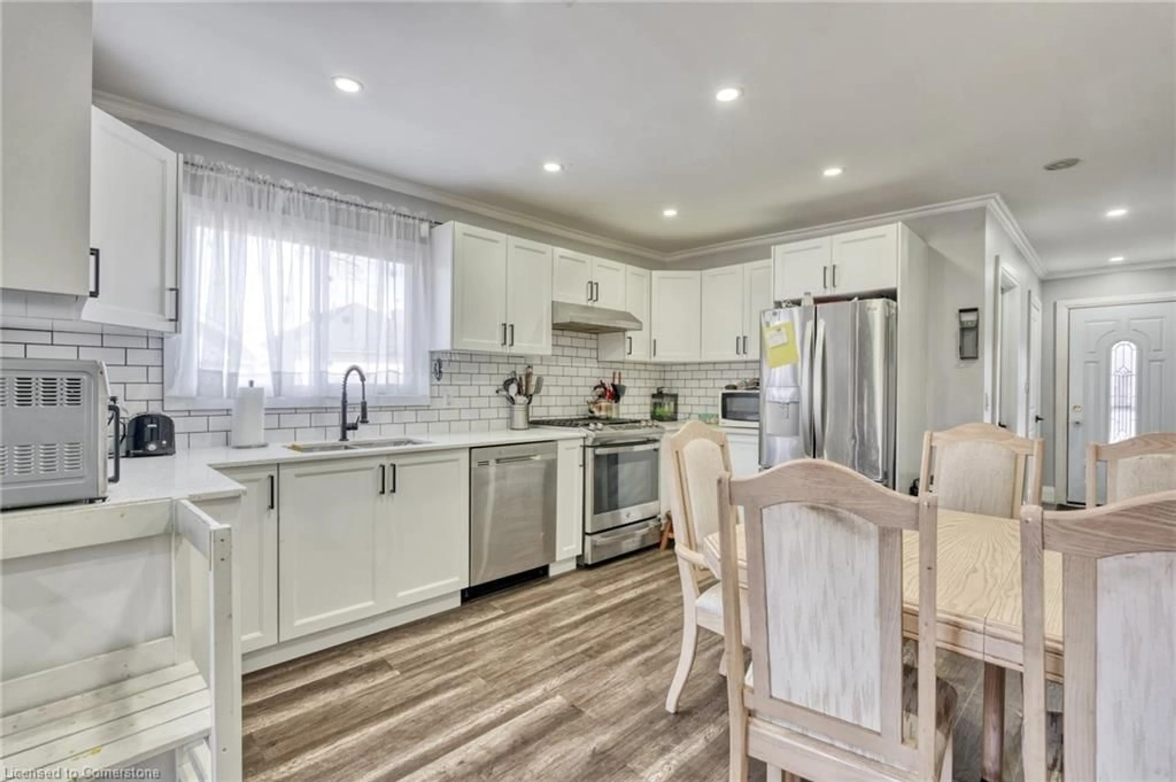 Open concept kitchen, unknown for 29 Archibald St, Hamilton Ontario L8H 4V8