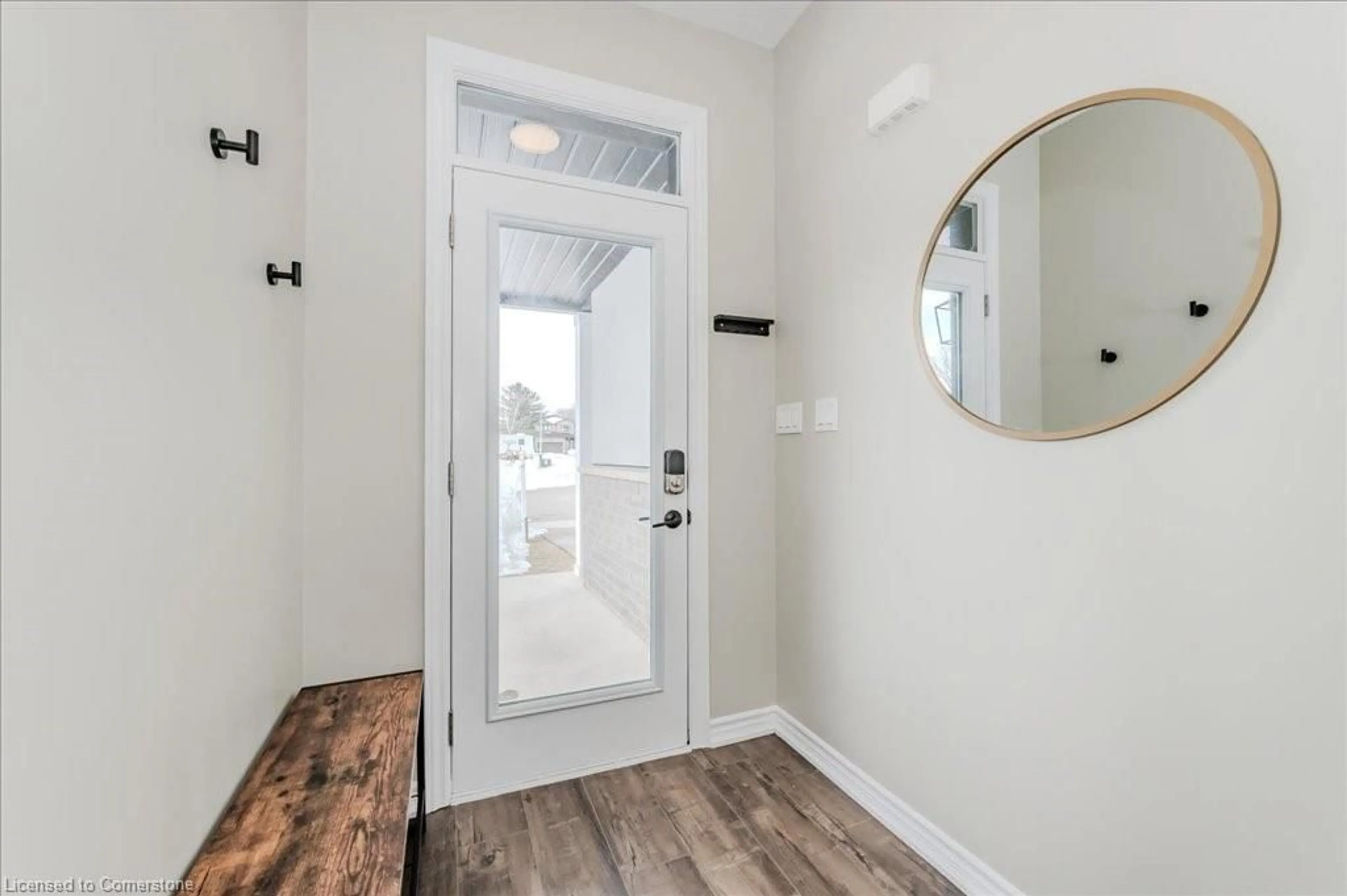 Indoor entryway for 186 Jacob St, Tavistock Ontario N0B 2R0