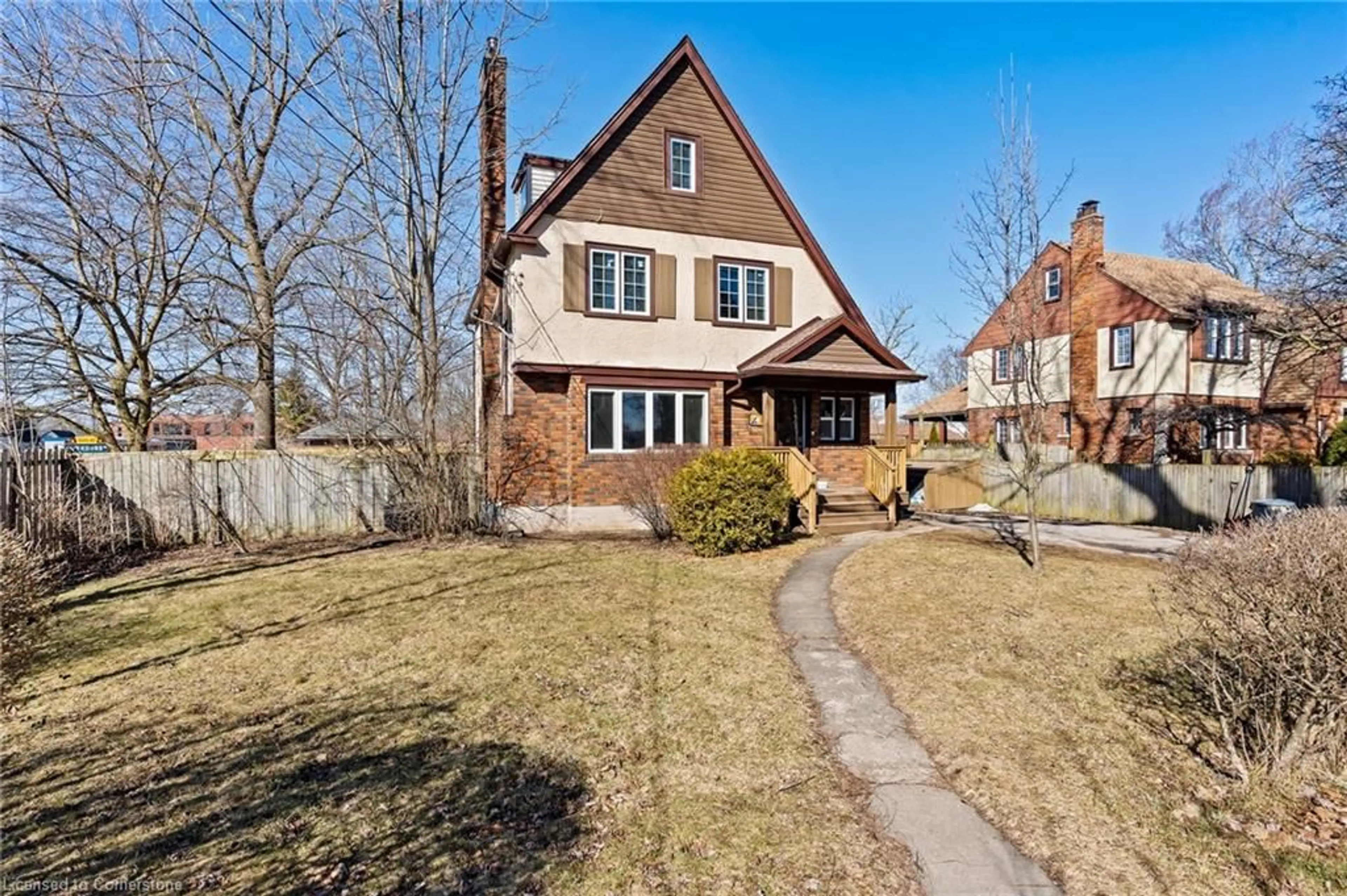Home with brick exterior material, street for 197 Aqueduct St, Welland Ontario L3C 1C3