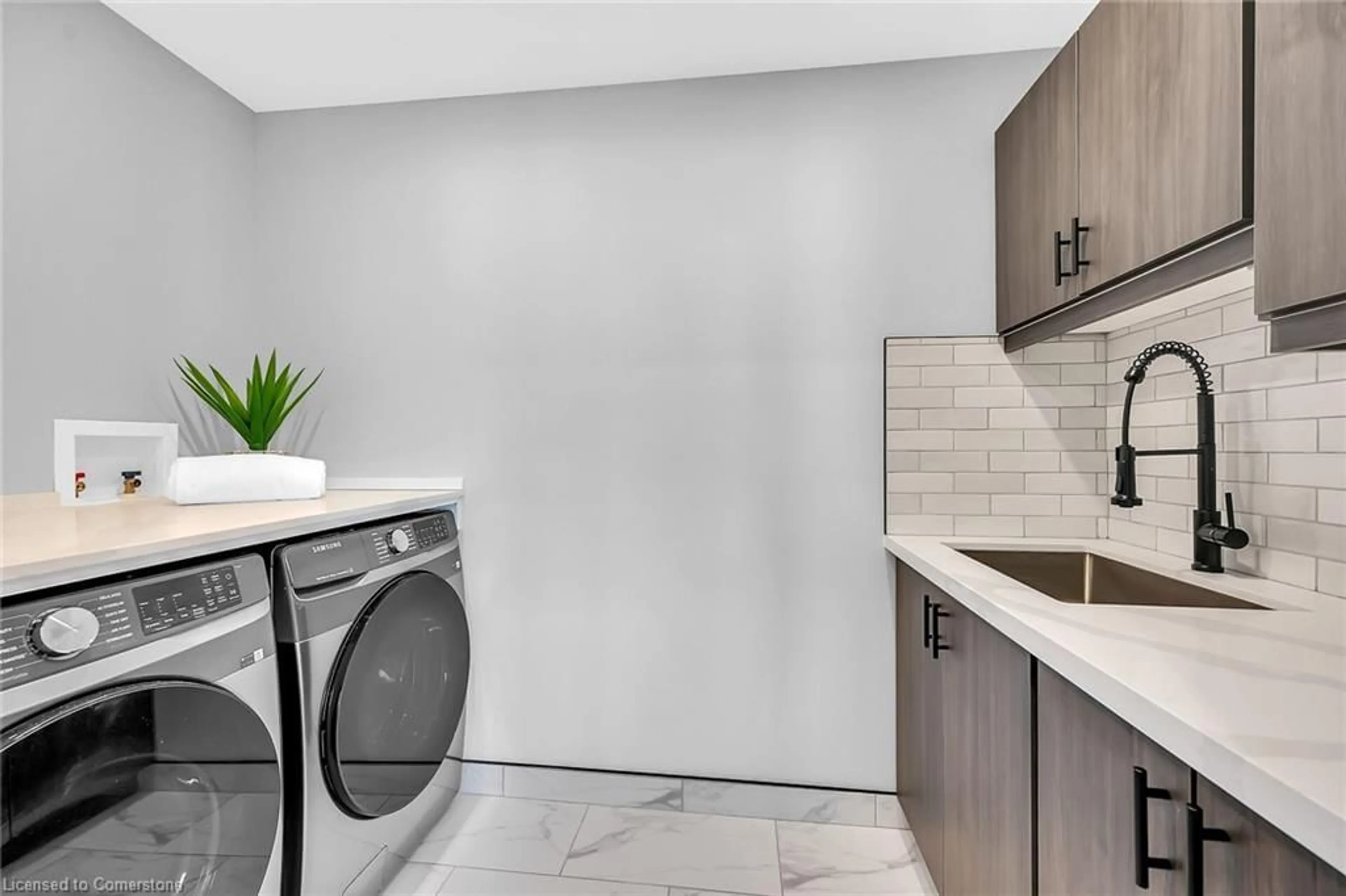 Laundry room for 2024 Second Ave, Selkirk Ontario N0A 1P0