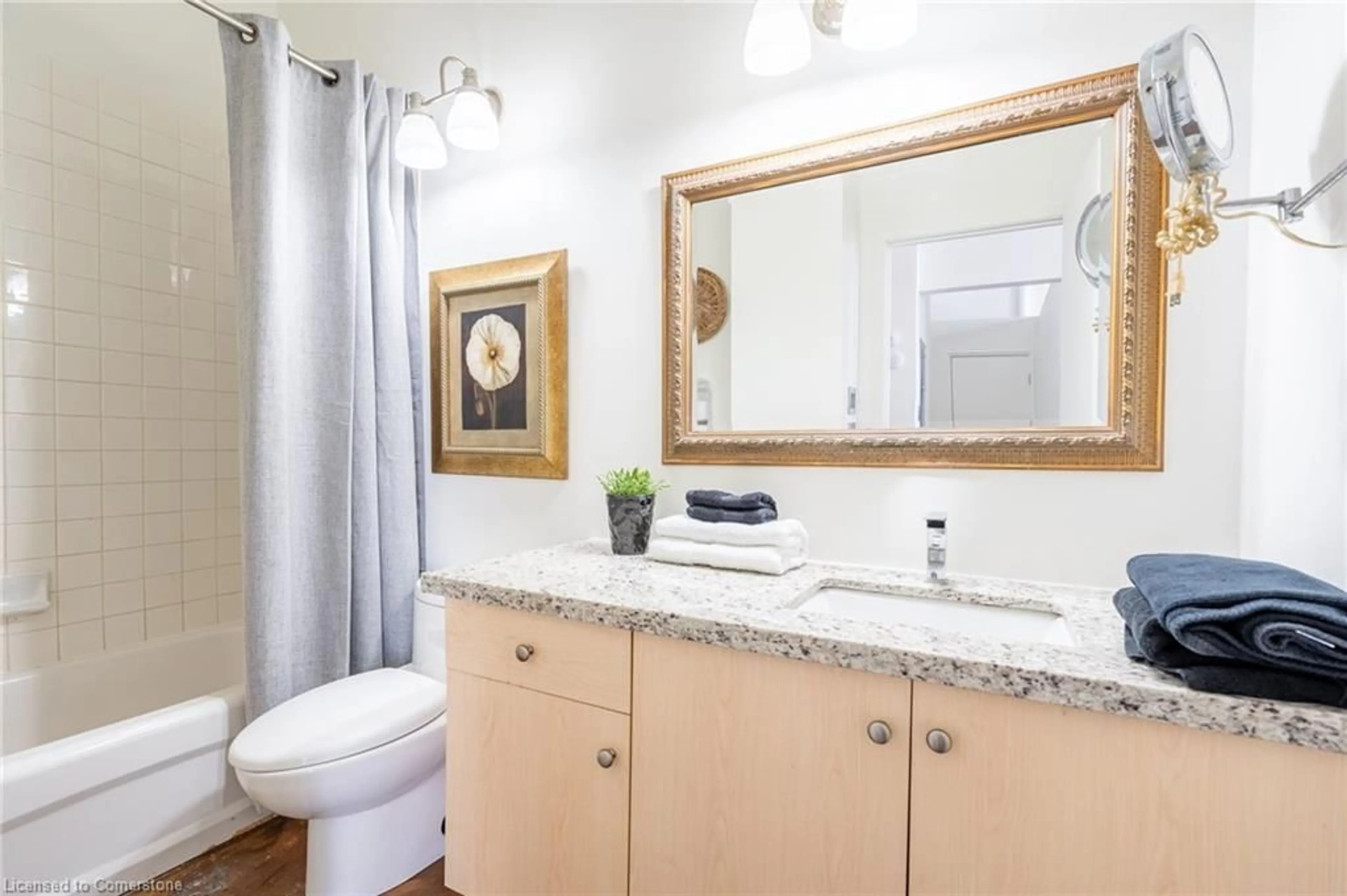 Standard bathroom, unknown for 11 Rebecca St #401, Hamilton Ontario L8R 3H7