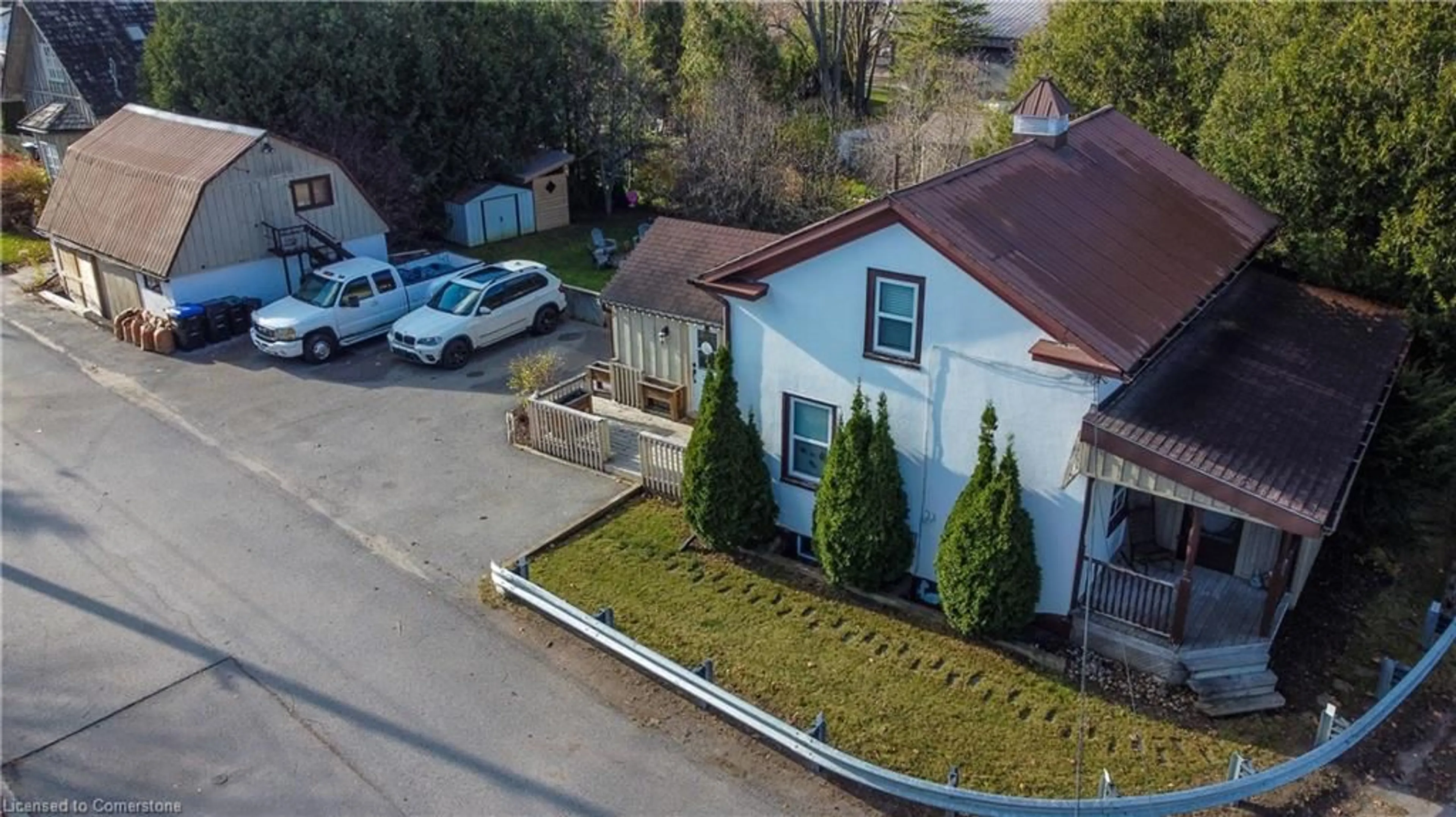 A pic from outside/outdoor area/front of a property/back of a property/a pic from drone, street for 5 East John St, Innisfil Ontario L0L 1L0