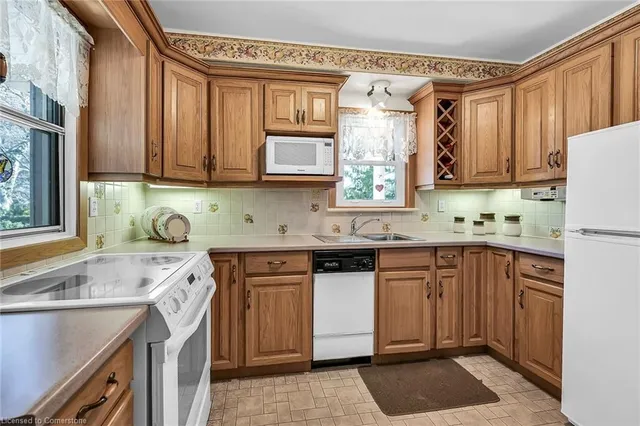 Additional property image - 50 Tweedsmuir Ave
