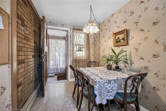 Additional property image - 50 Tweedsmuir Ave