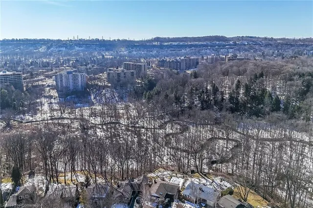 Additional property image - 50 Tweedsmuir Ave