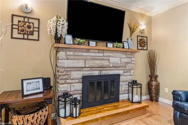 Additional property image - 8 Mill View St