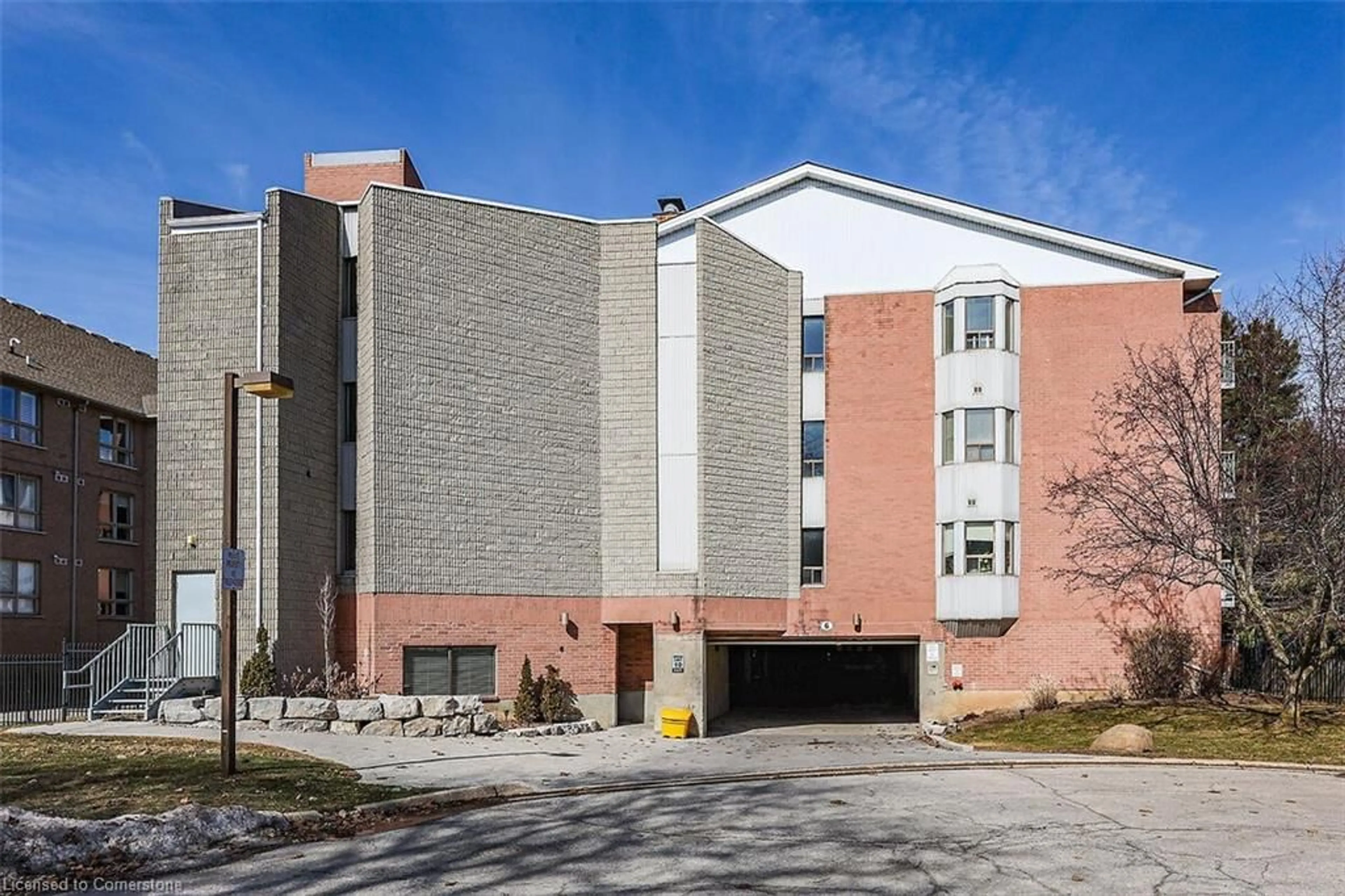 Unknown for 6 Niagara St #302, Grimsby Ontario L3M 5A4