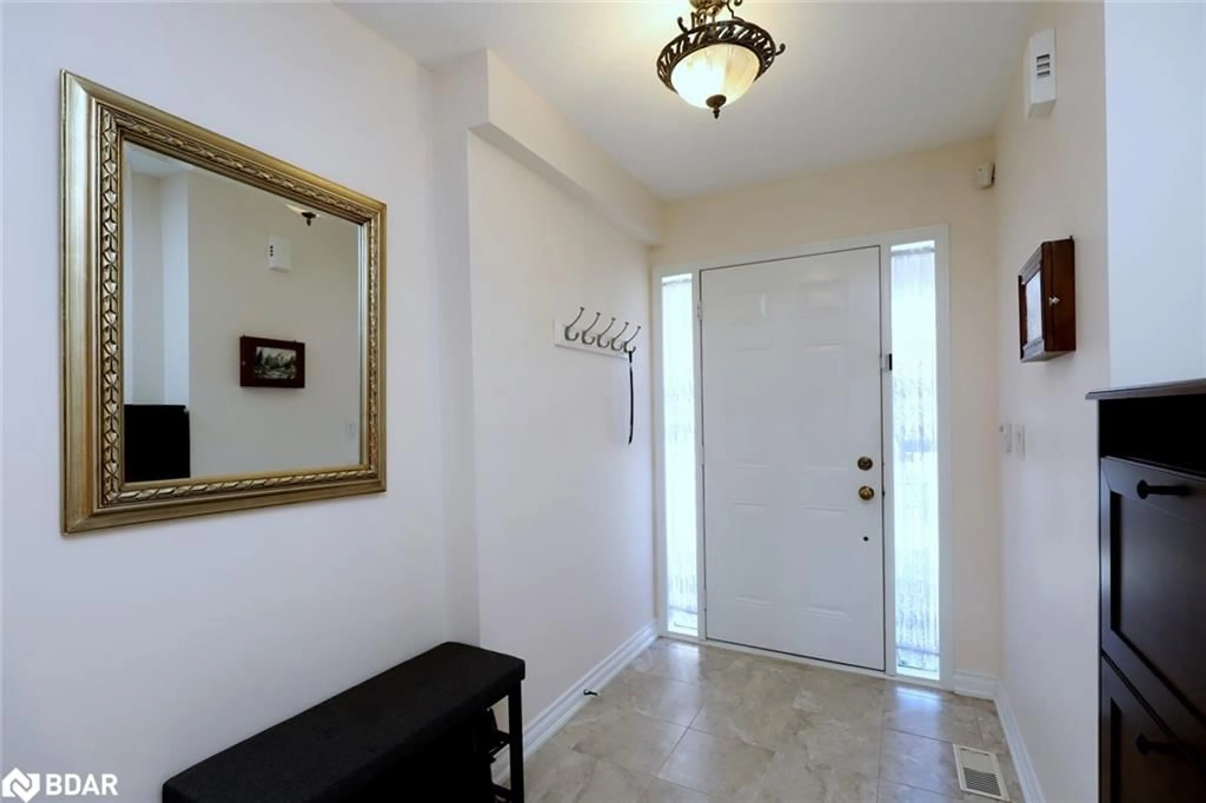 Indoor entryway for 3201 Joel Kerbel Place, Mississauga Ontario L4Y 0B1