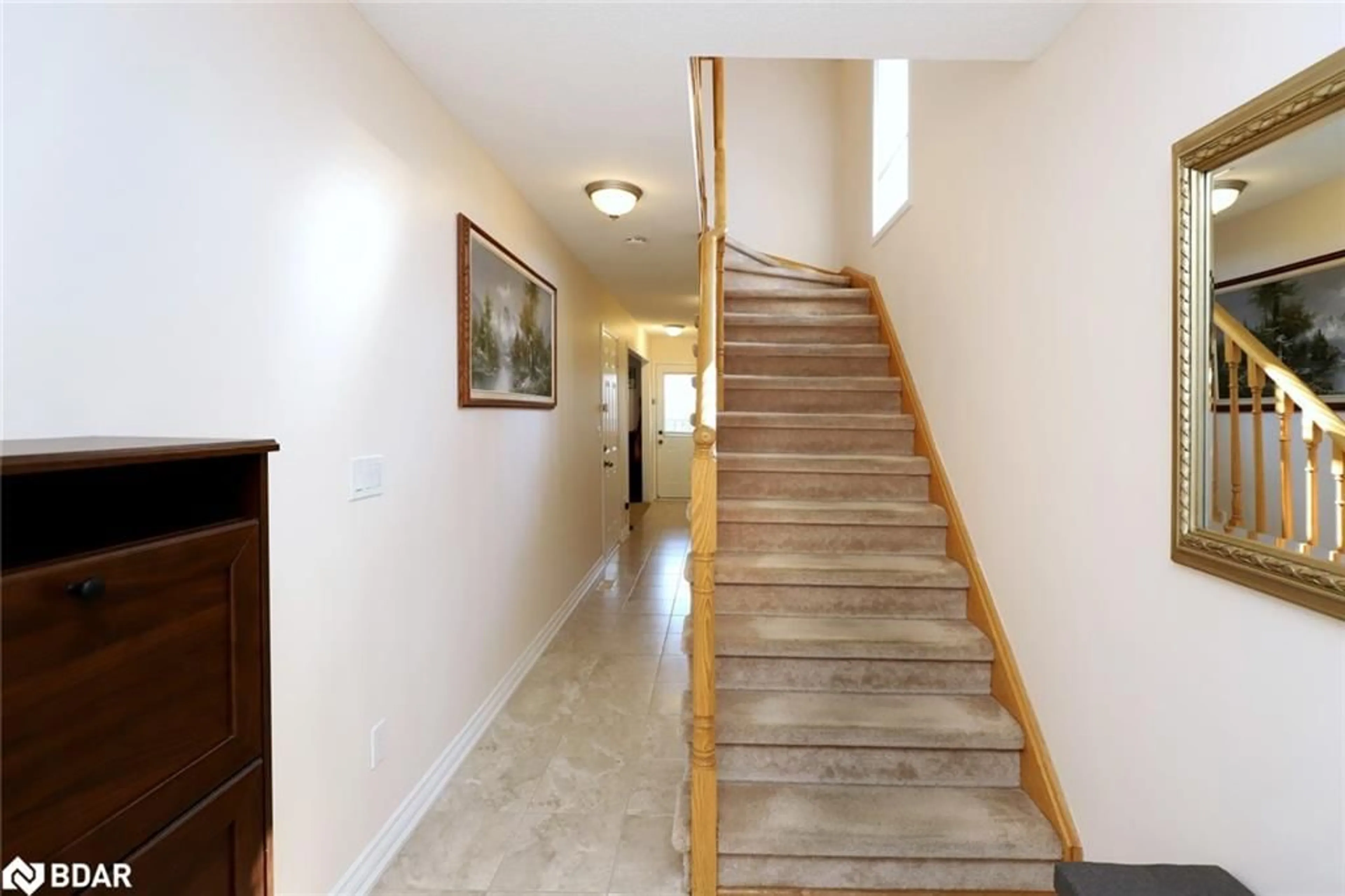 Indoor foyer for 3201 Joel Kerbel Place, Mississauga Ontario L4Y 0B1