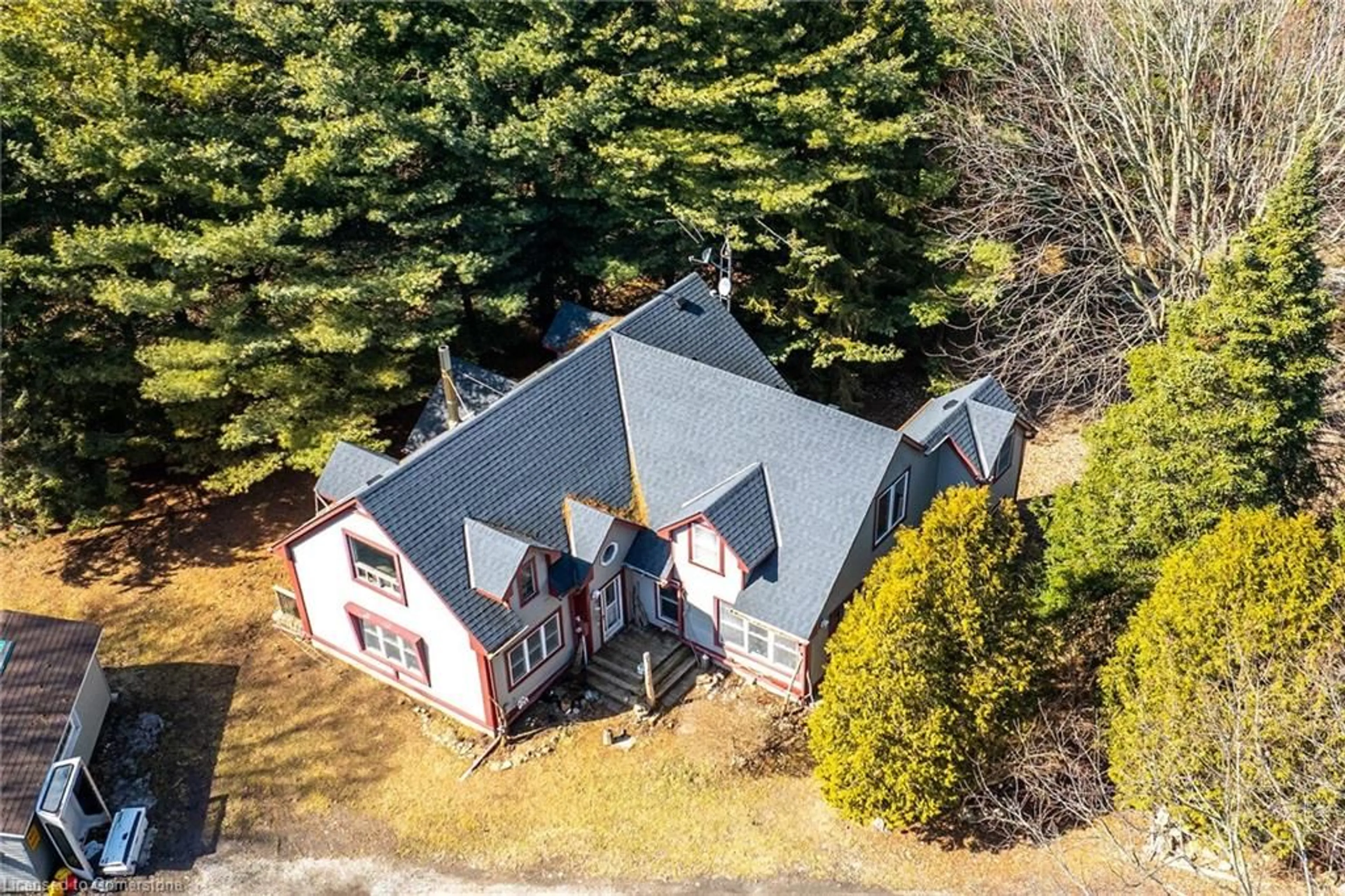 A pic from outside/outdoor area/front of a property/back of a property/a pic from drone, street for 1172 North Shore Dr, Dunnville Ontario N1A 2W5