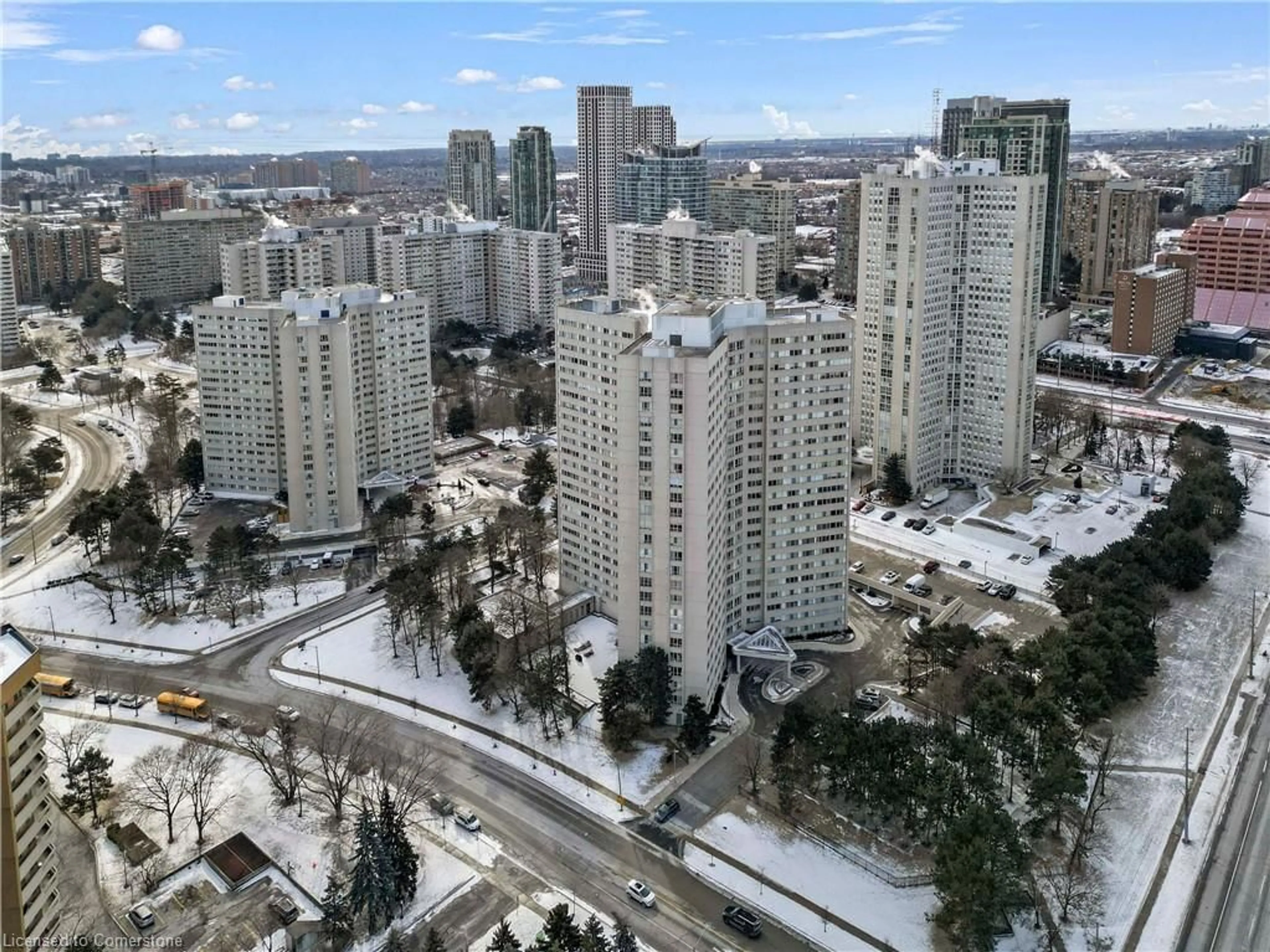 A pic from outside/outdoor area/front of a property/back of a property/a pic from drone, city buildings view from balcony for 3700 Kaneff Cres #Ph06, Mississauga Ontario L5A 4B8