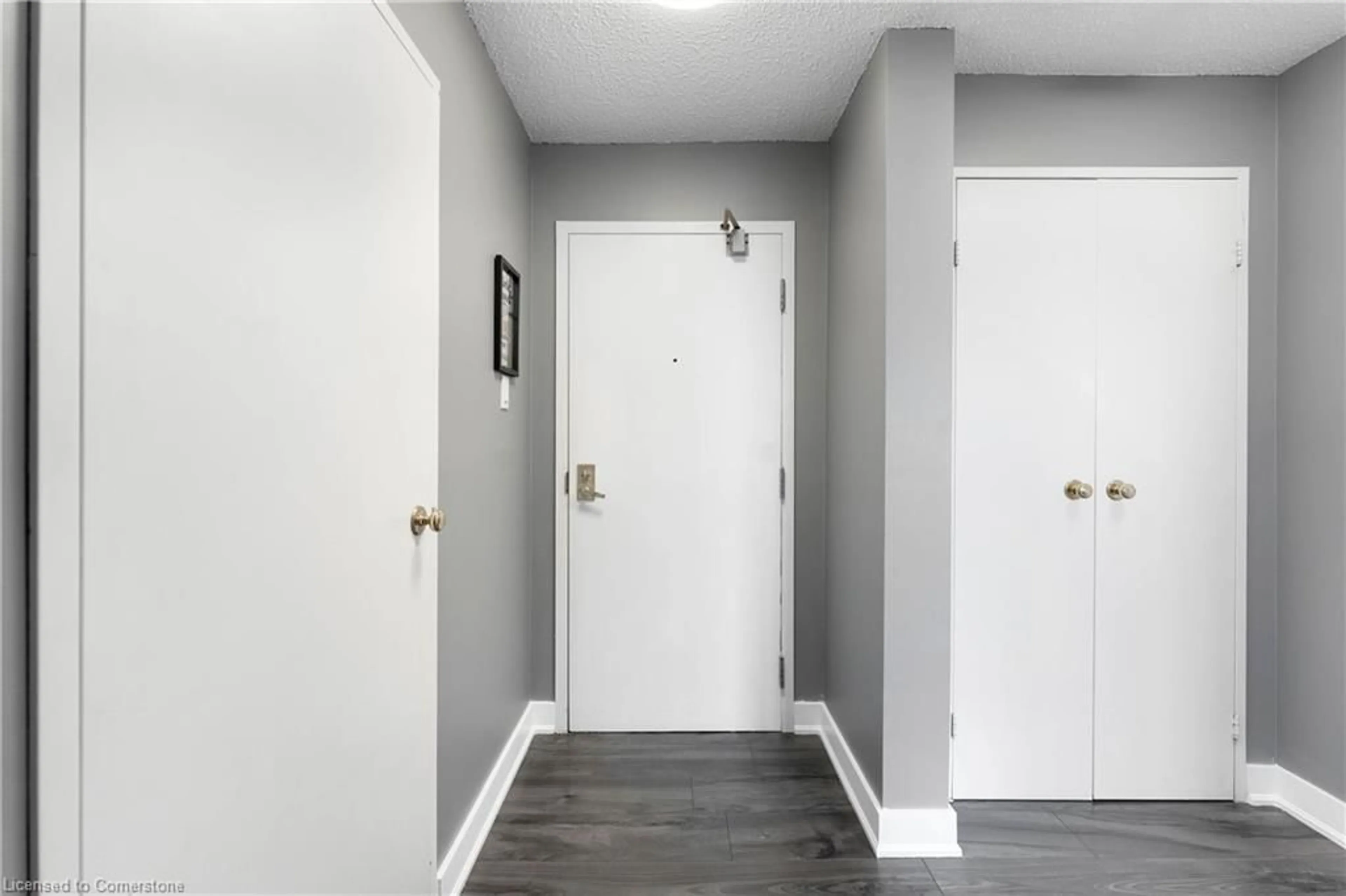 Indoor entryway for 3700 Kaneff Cres #Ph06, Mississauga Ontario L5A 4B8