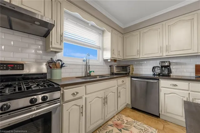 Additional property image - 3 Pavarotti Crt