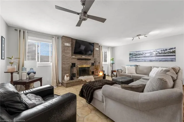 Additional property image - 3 Pavarotti Crt