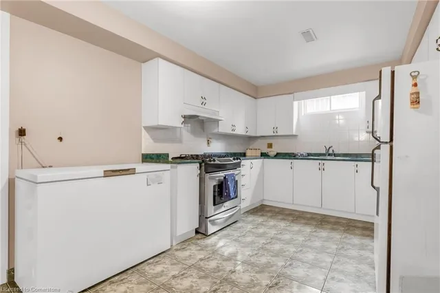 Additional property image - 3 Pavarotti Crt