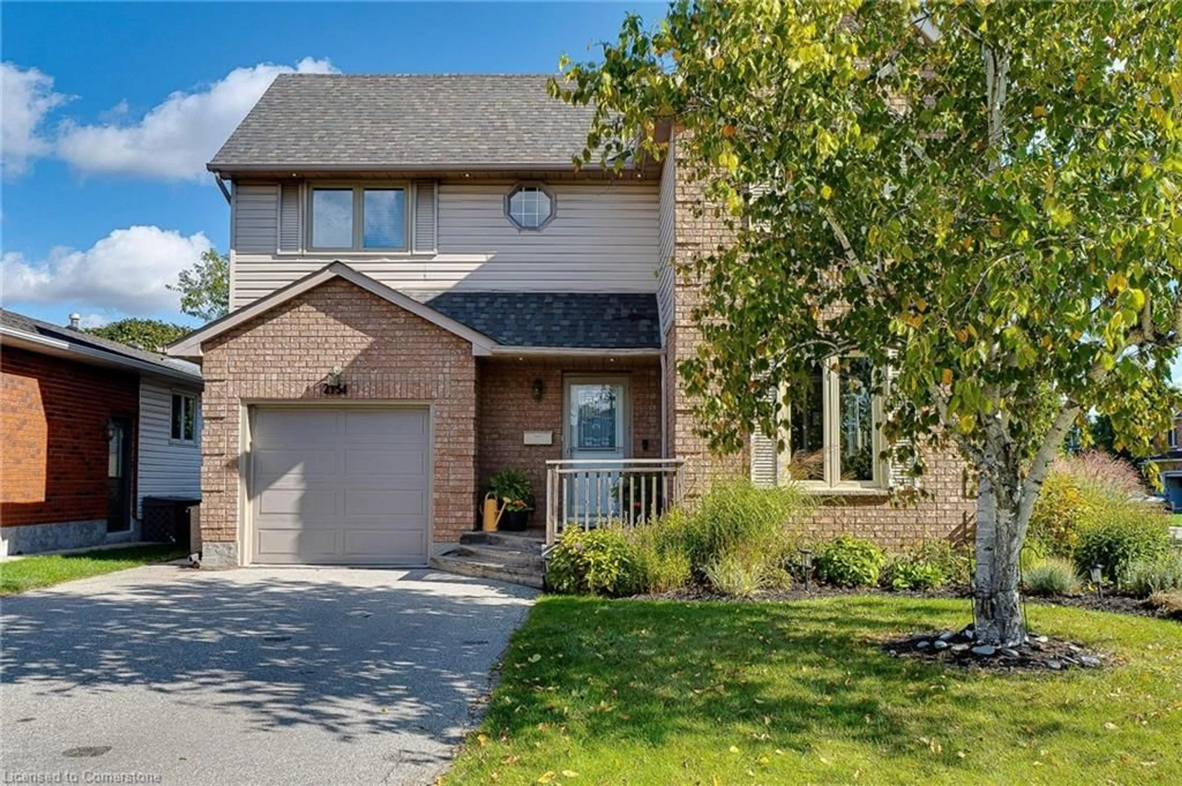 Home with brick exterior material, street for 2154 Salma Cres, Burlington Ontario L7M 3S7