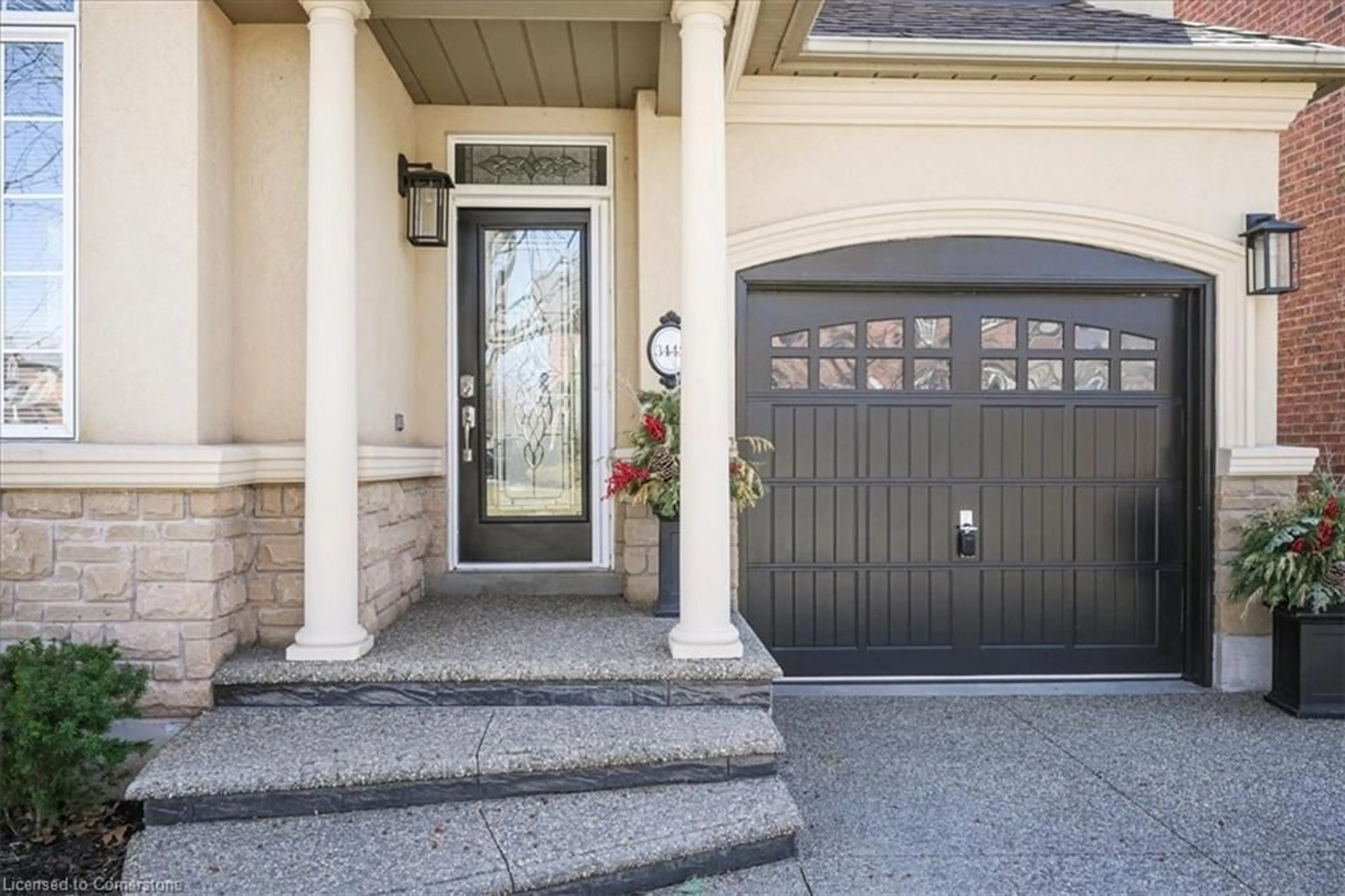 Indoor entryway for 3442 Wavecrest St, Oakville Ontario L6L 6T7