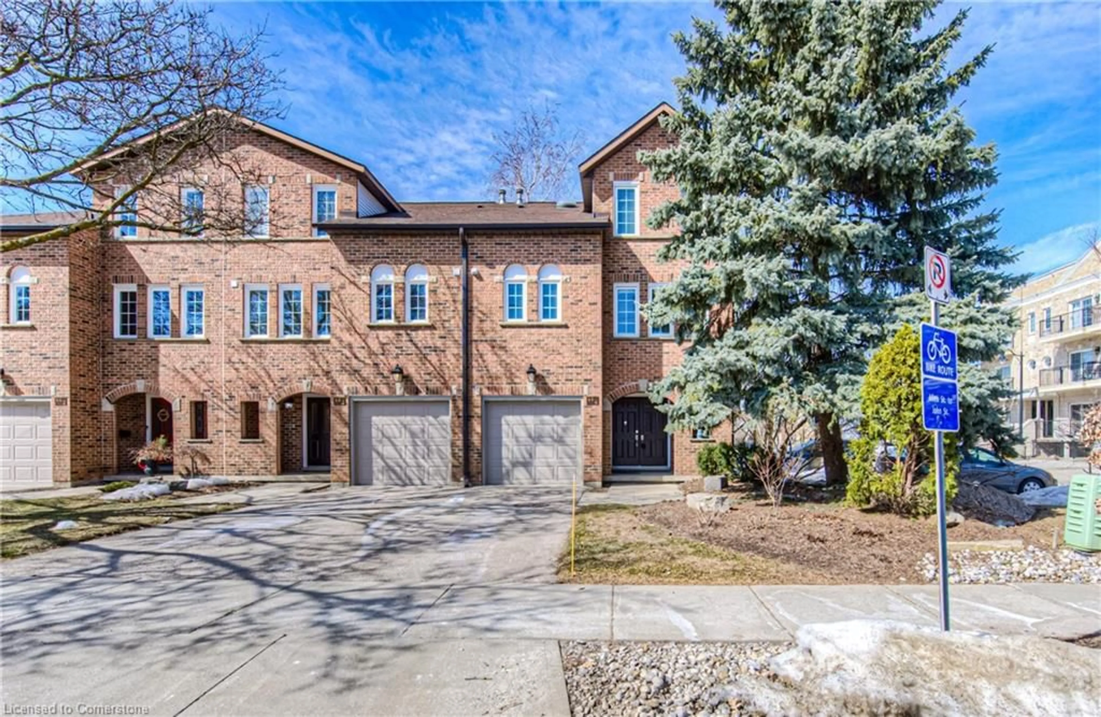 Home with brick exterior material, street for 44 Allen St #4, Waterloo Ontario N2L 6H1