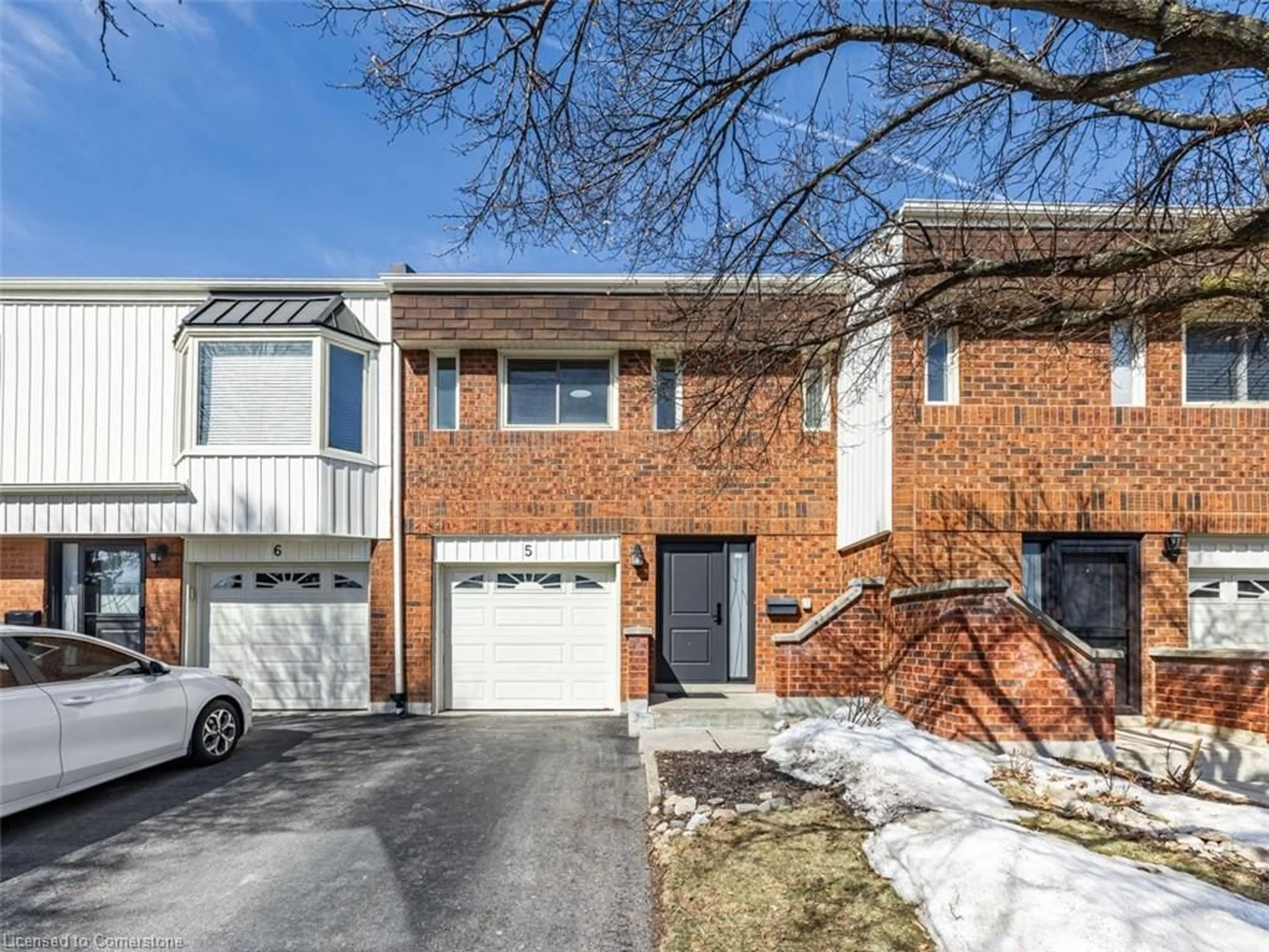 Home with brick exterior material, street for 6520 Corfu Rd #5, Mississauga Ontario L5N 3B4