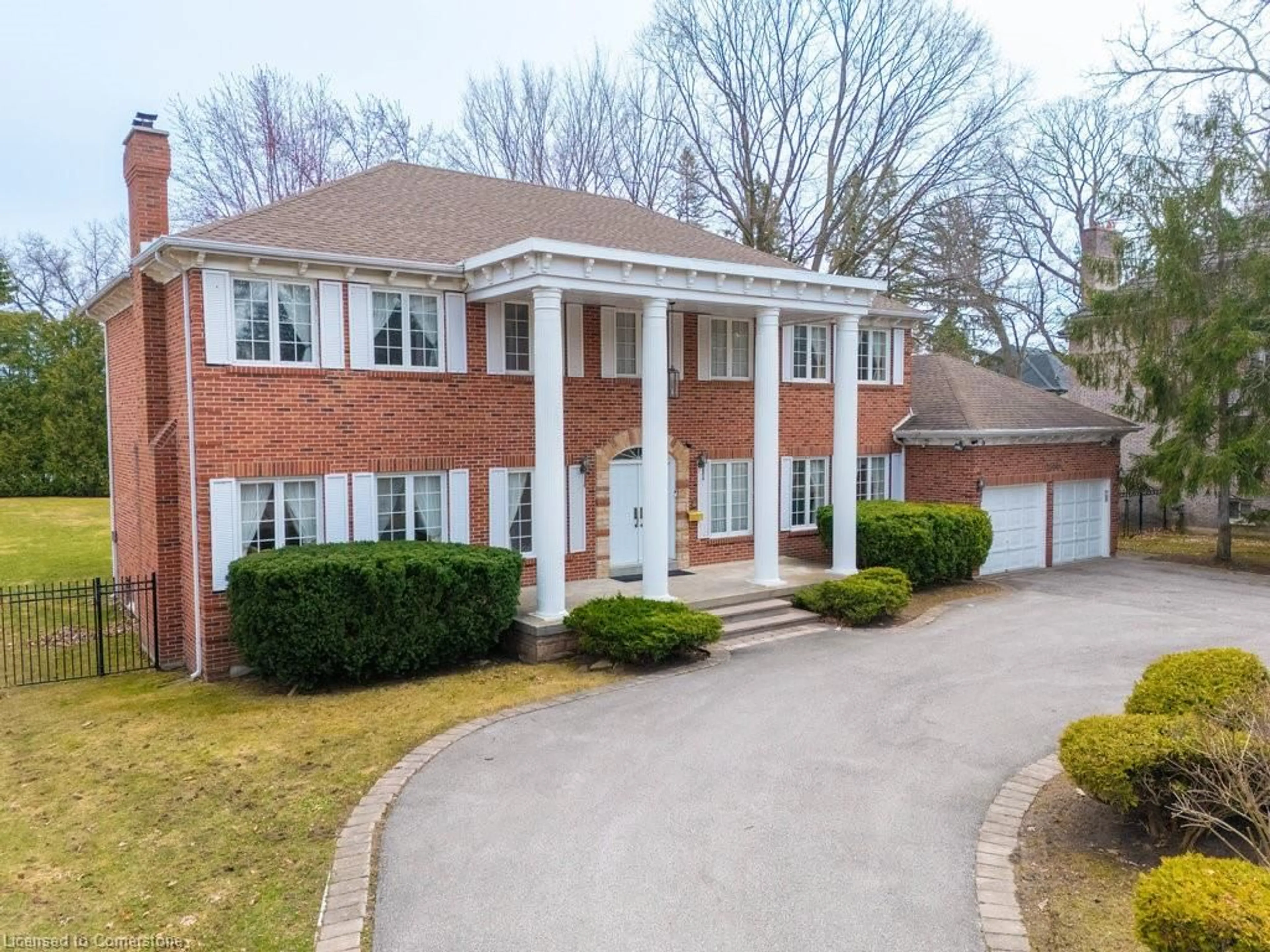 Home with brick exterior material, street for 2390 Mississauga Rd, Mississauga Ontario L5H 2L1
