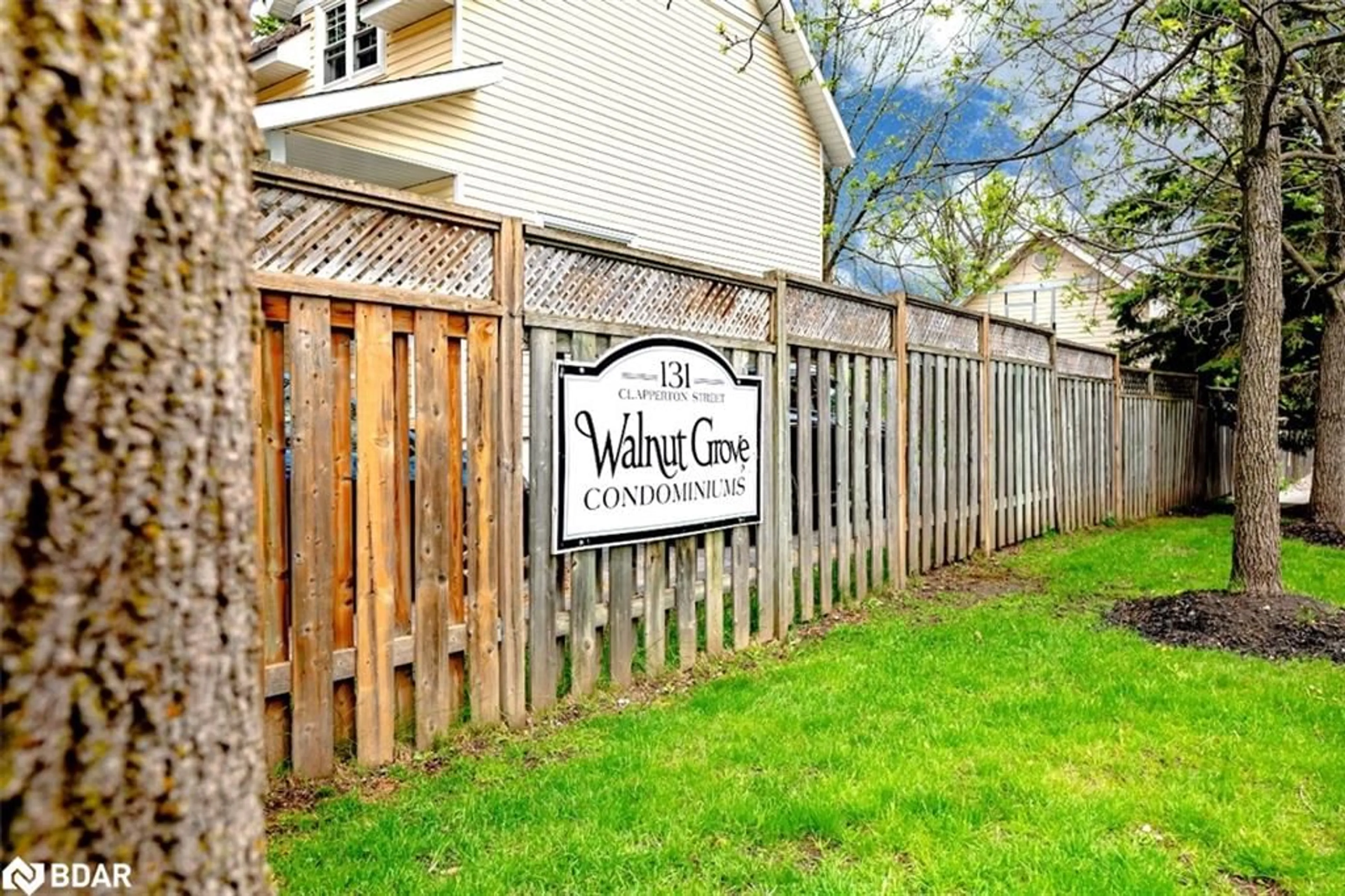 Unknown for 131 Clapperton St #204, Barrie Ontario L4M 3G3